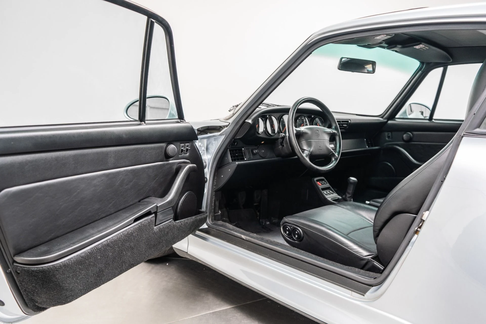mph020_1096345840_Used_1998_Porsche_911_Carrera_4_S_1790631227_d36e5876bc