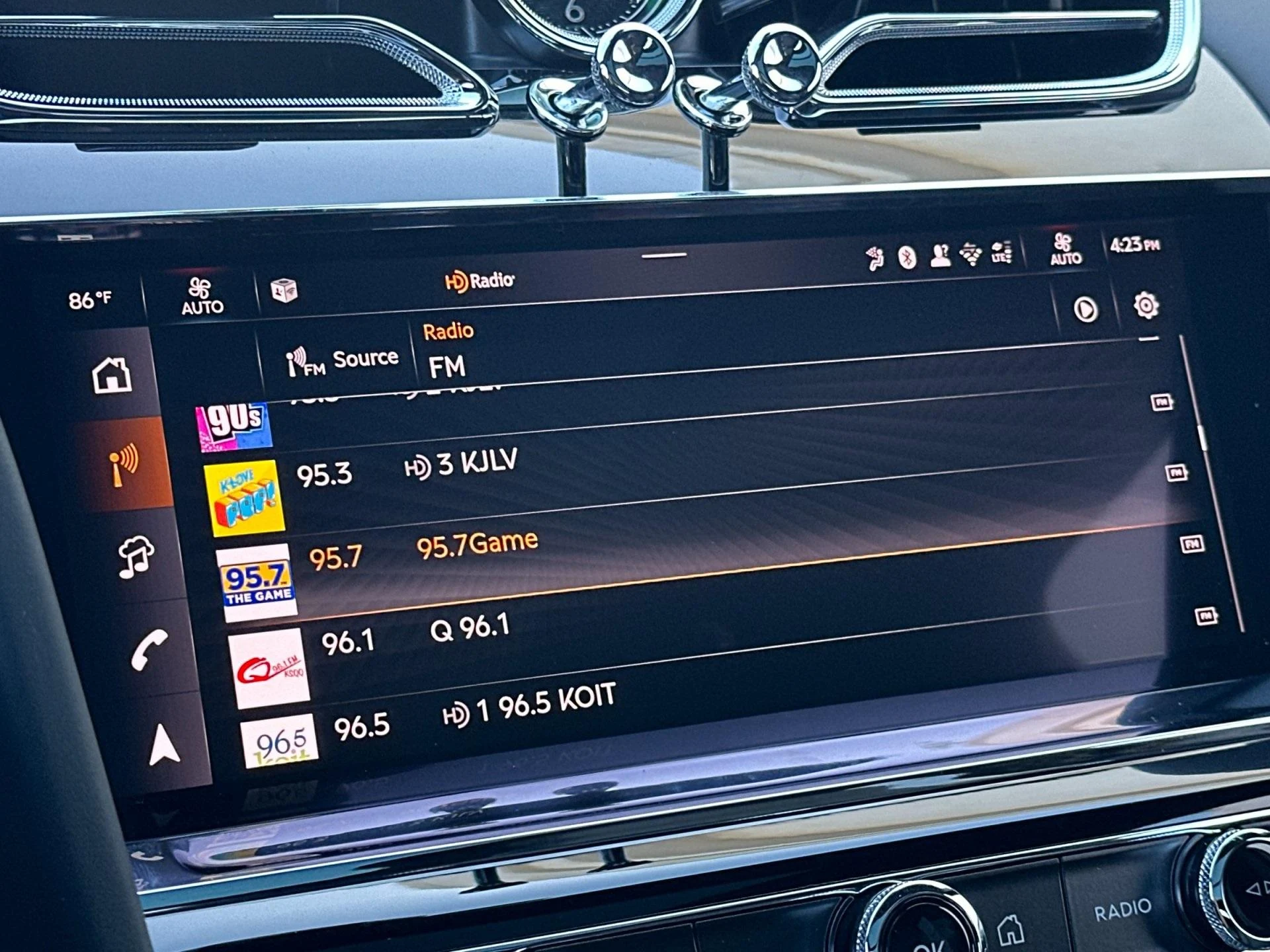 mph020_1108101903_New_2025_Bentley_Bentayga_V8_1755698839_b7ea5e8058