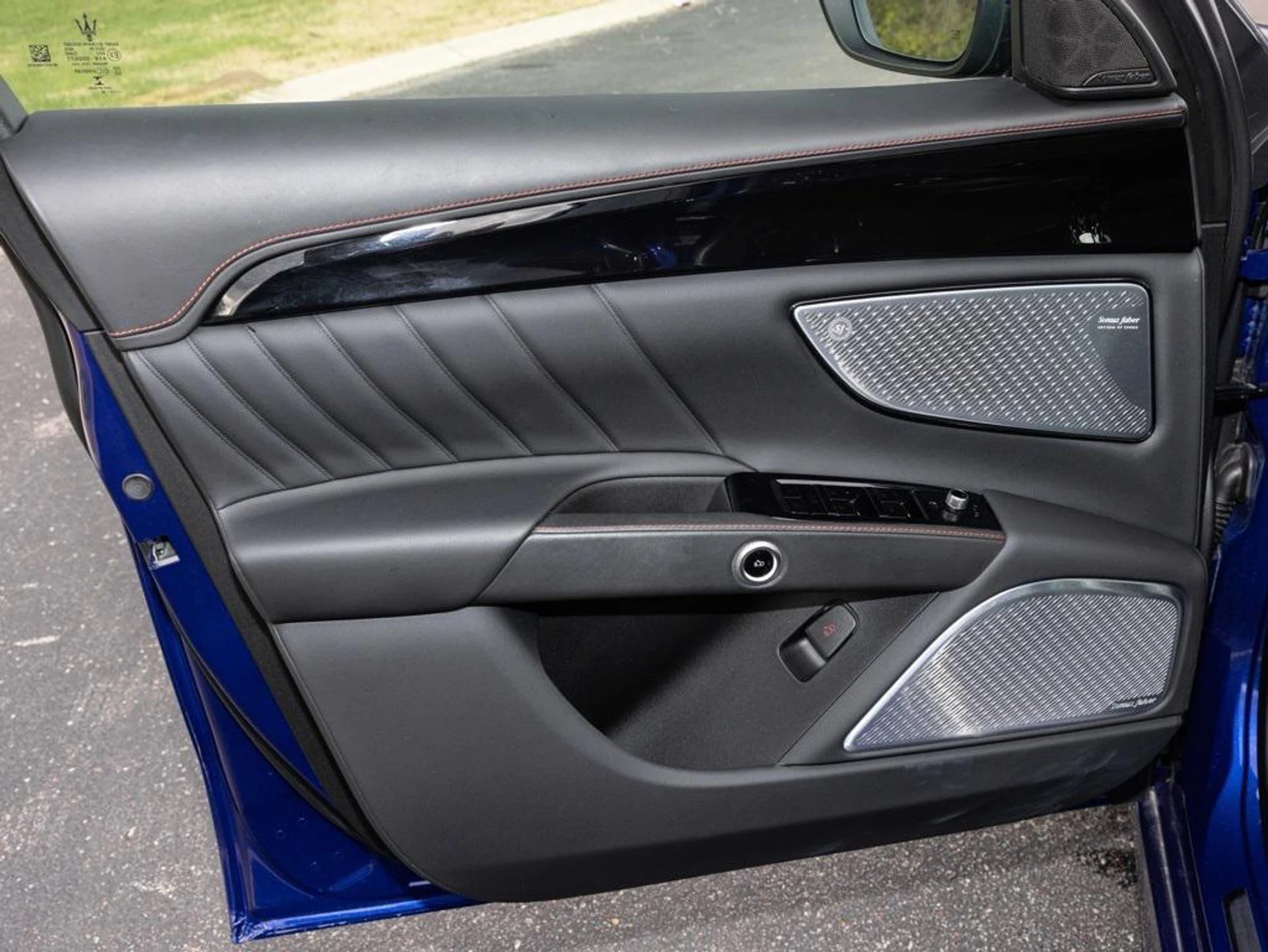 mph020_1109163856_472374604_6925efb442064a968b9b8520_5208e9f8c8