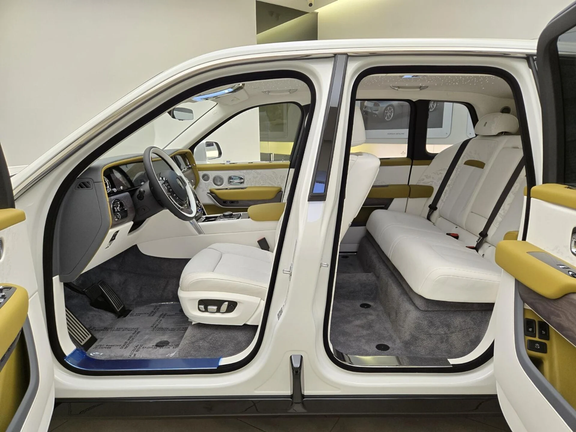 mph020_1109233775_New_2027_Rolls_Royce_Cullinan_1792818907_a4feb19ee4