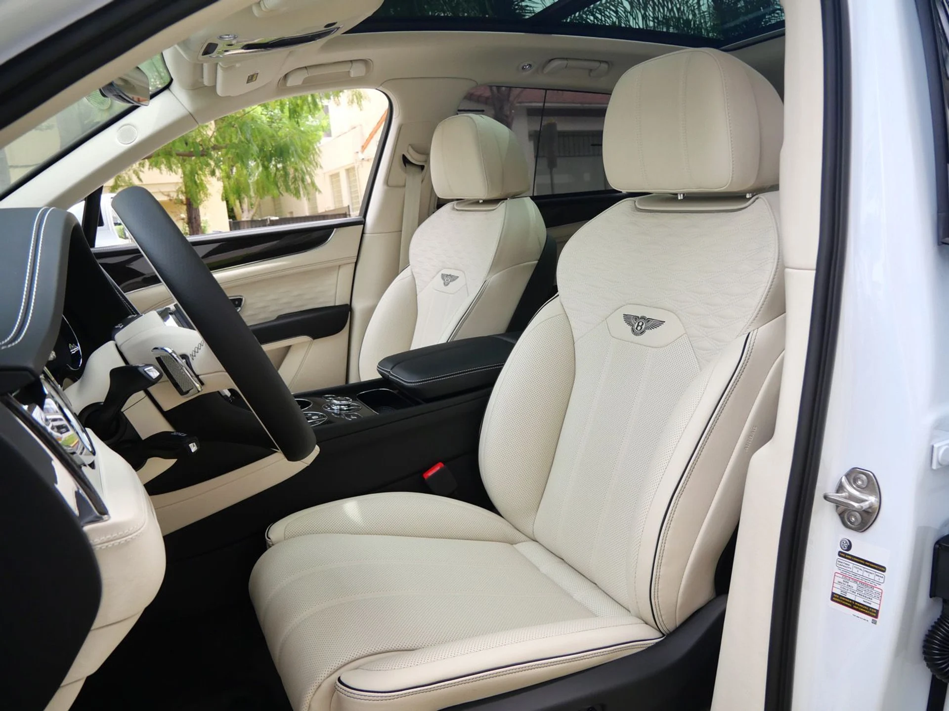 mph020_1116136176_a33a64179bfec7900f0f4fff5ccb71c2x_9bc589cecd