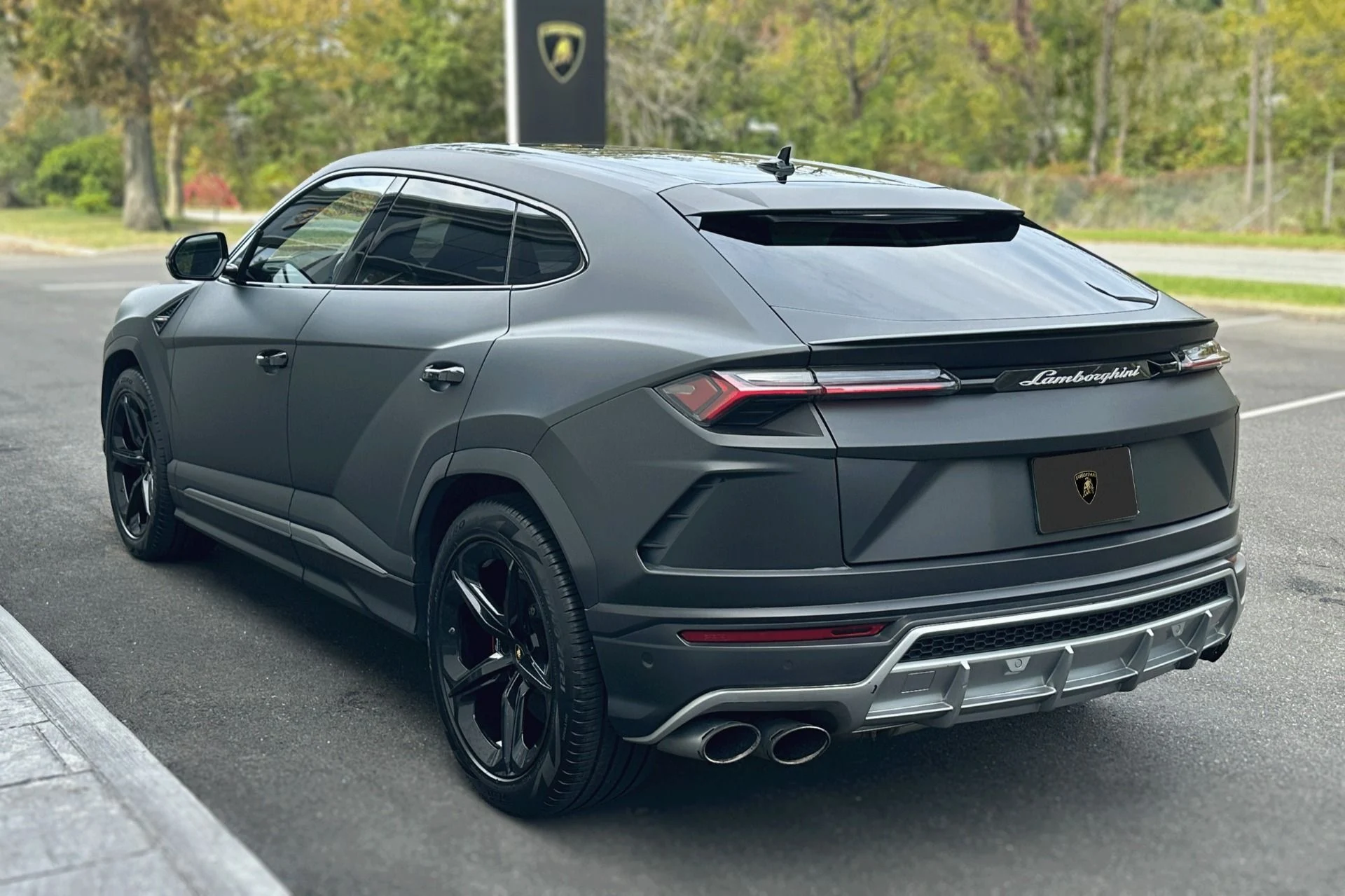 mph020_1125901928_Used_2019_Lamborghini_Urus_1760609107_99418f0735