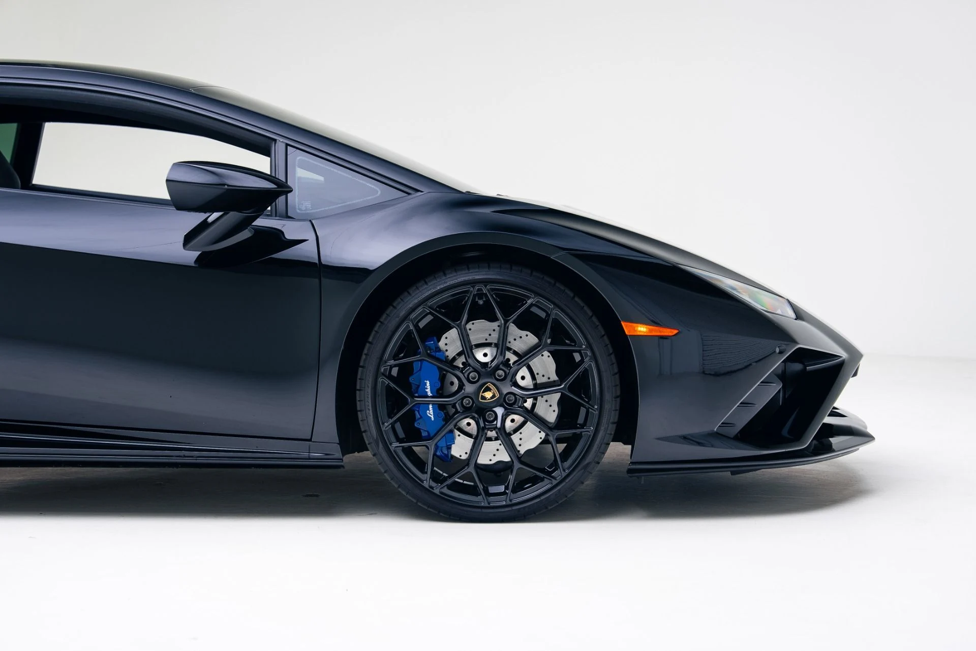 mph020_1125907385_Used_2021_Lamborghini_Huracan_EVO_1765497065_f32799e0a8