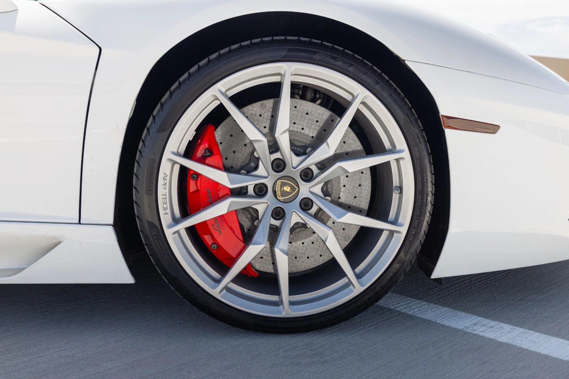 mph020_1131480526_Used_2015_Lamborghini_Aventador_LP_700_4_1785451056_57757f71fe