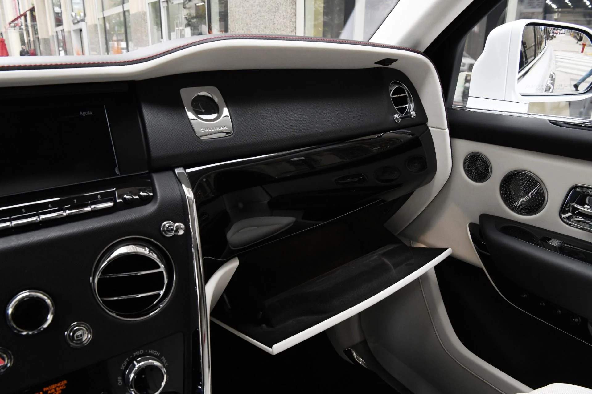 mph020_1138166647_10633_p22_l_c523dc1c73