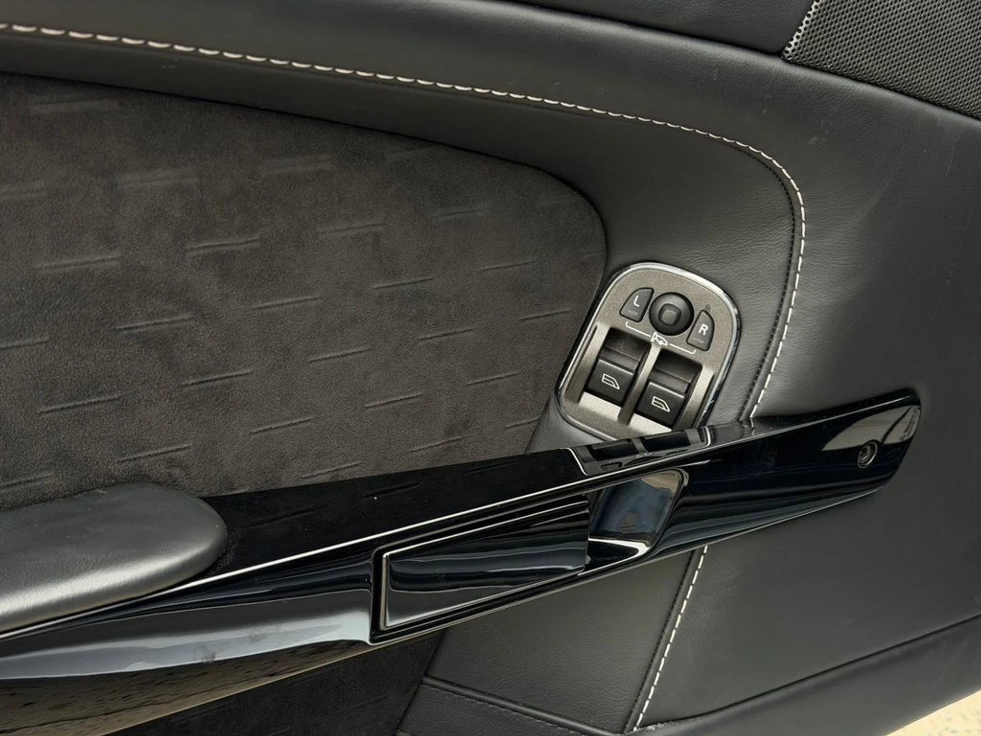 mph020_113910456_4b3a7d9aad884266849aa9deb386be7c_a0273c2b67