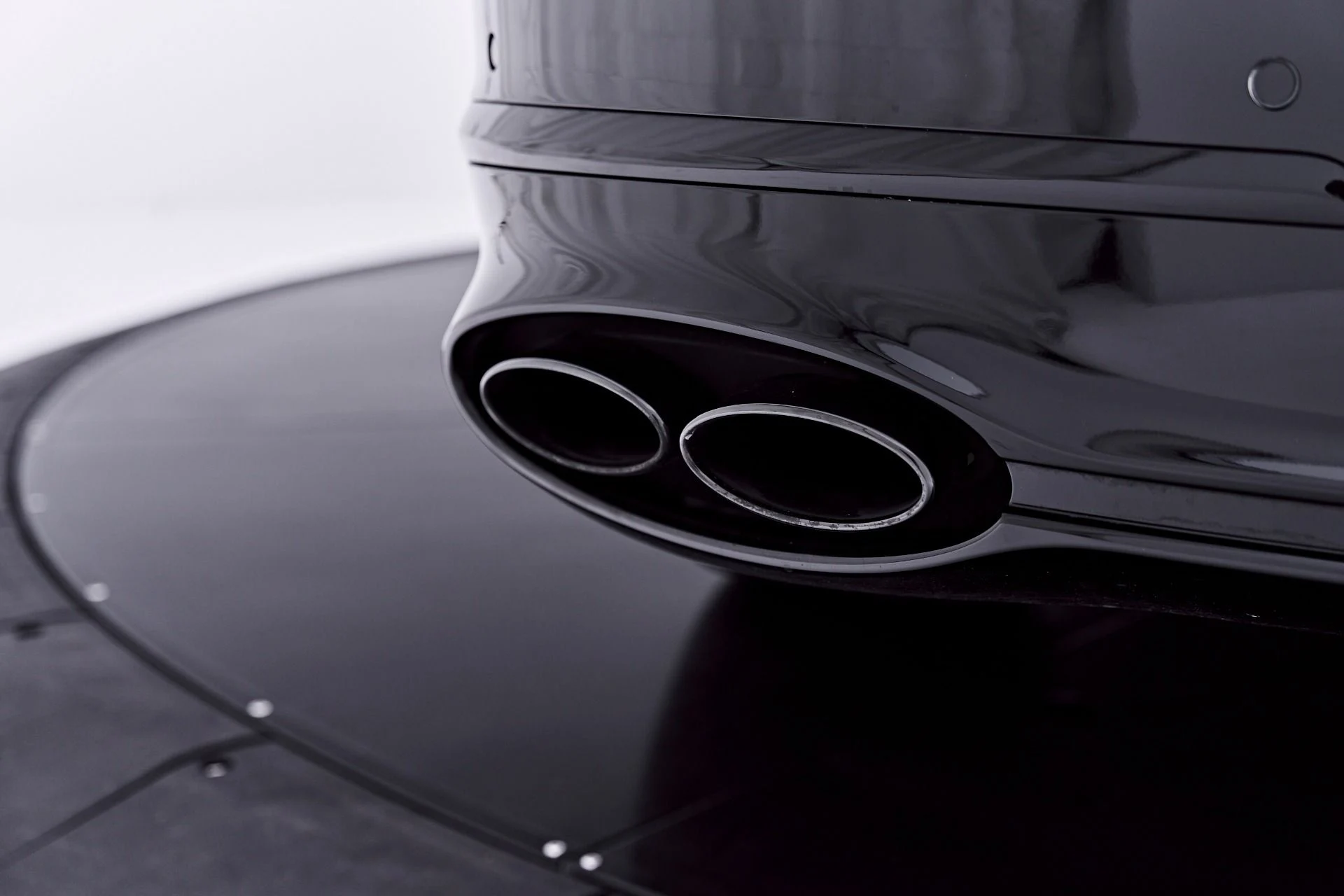 mph020_1140660934_Used_2023_Bentley_Flying_Spur_S_1784247243_7cdec45209