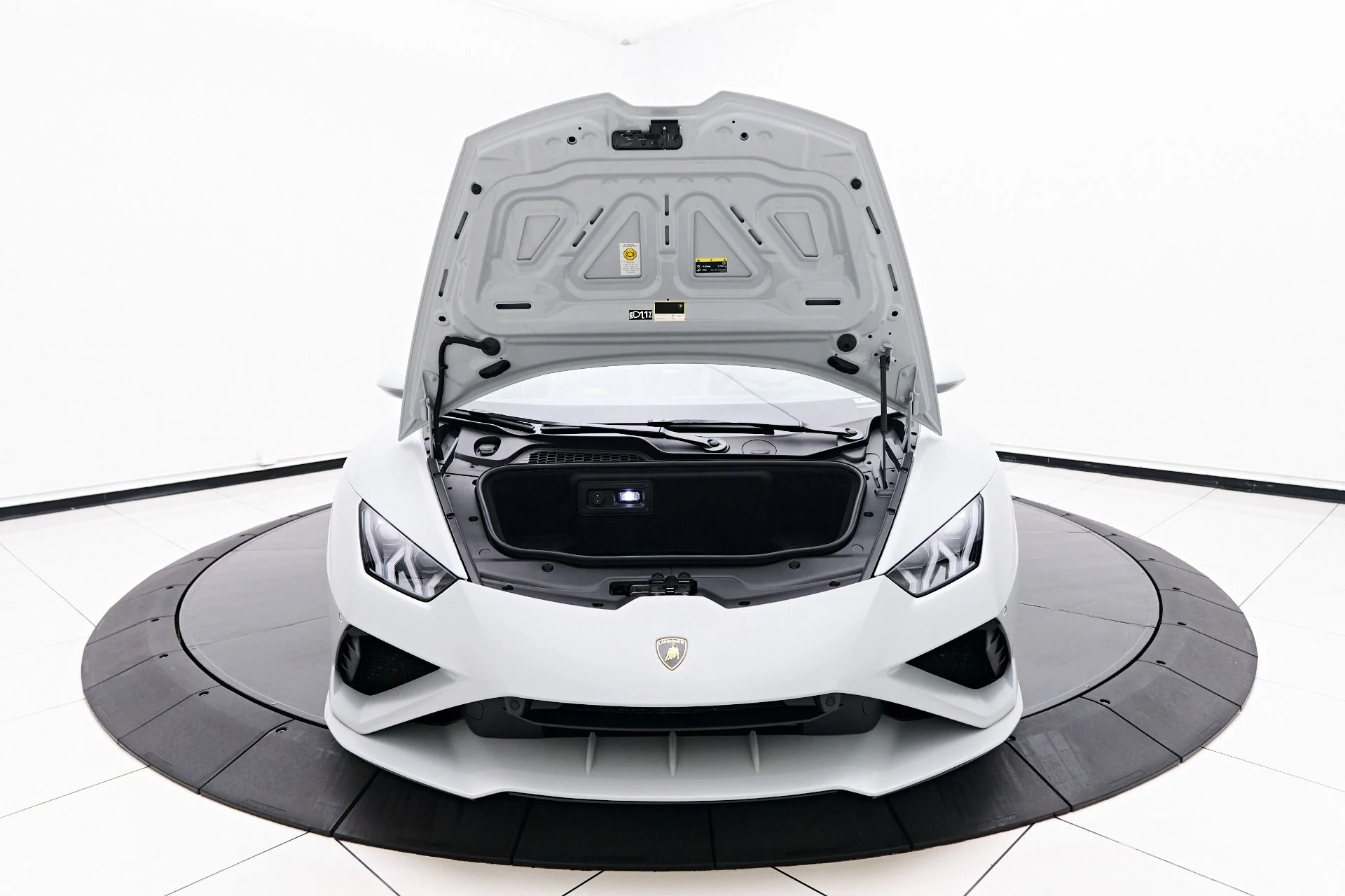 mph020_1140729531_Used_2021_Lamborghini_Huracan_EVO_Base_1754524536_d227b28d5c