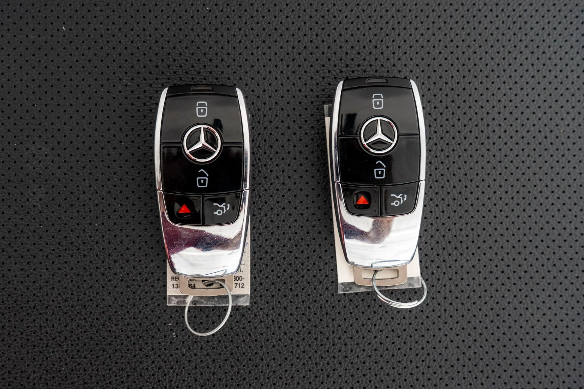 mph020_1143010976_Used_2023_Mercedes_Benz_Maybach_GLS_600_4_MATIC_Factory_Two_Tone_paint_Diamond_Turned_Wheels_Loaded_1757365639_f70b18e239