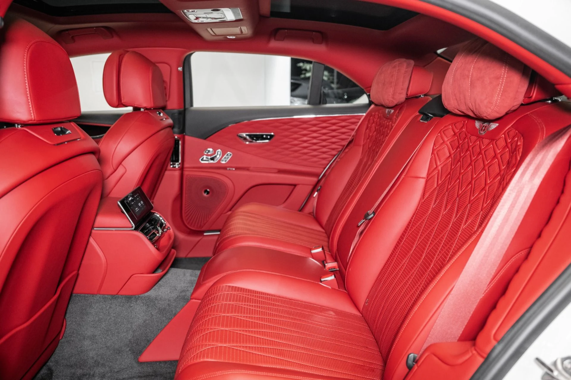 mph020_1144043612_Used_2021_Bentley_Flying_Spur_V8_1752848814_ae27f65d98