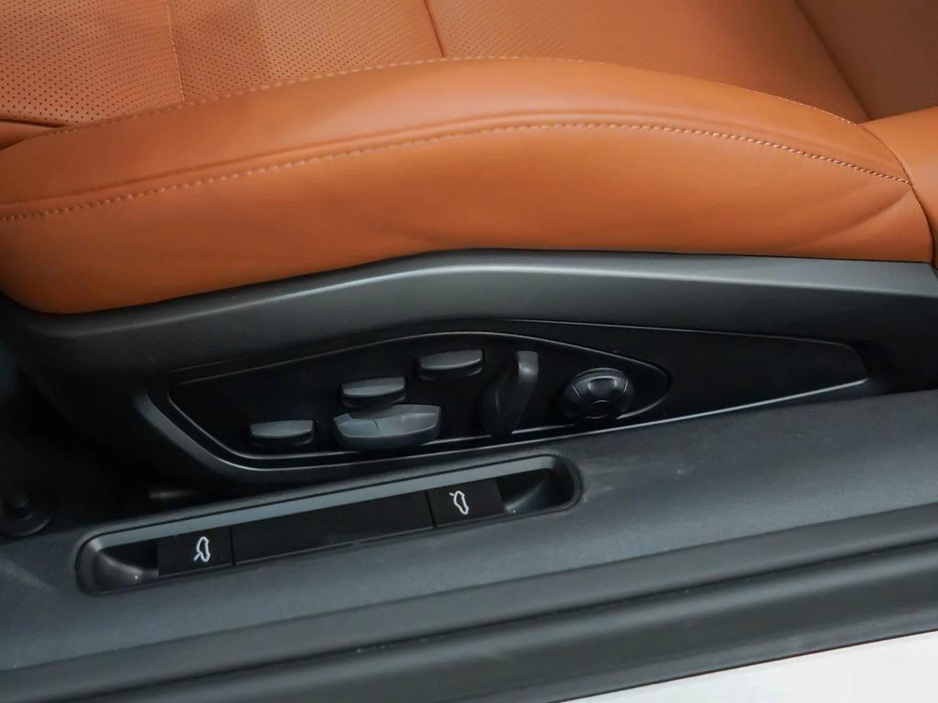 mph020_1147545533_AIH_Es2_Ik7_RAZW_e_Udydp9_M2_ds_22d8fe0d59