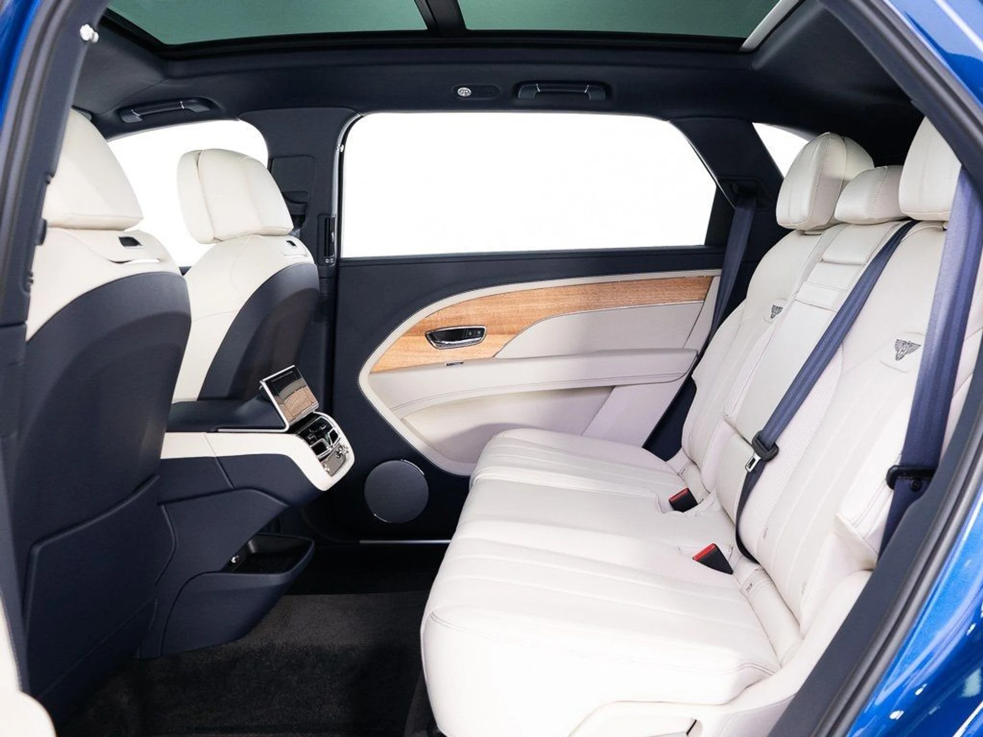 mph020_1153010045_6c5affa3689368c2e27a4cc73626d117_f44355e0f3