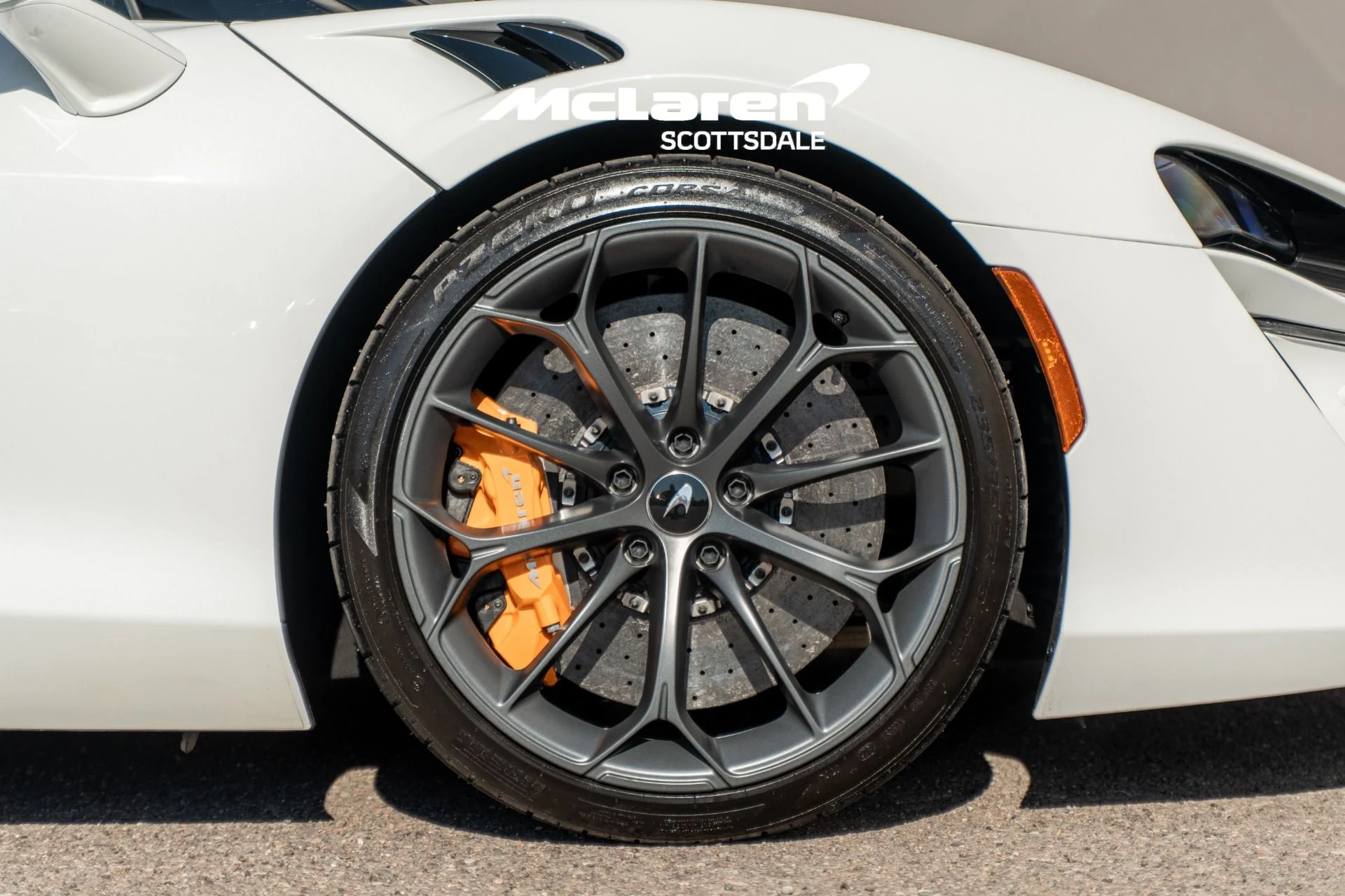 mph020_1156248973_Used_2023_MCLAREN_ARTURA_1758922766_331f9a3d5e