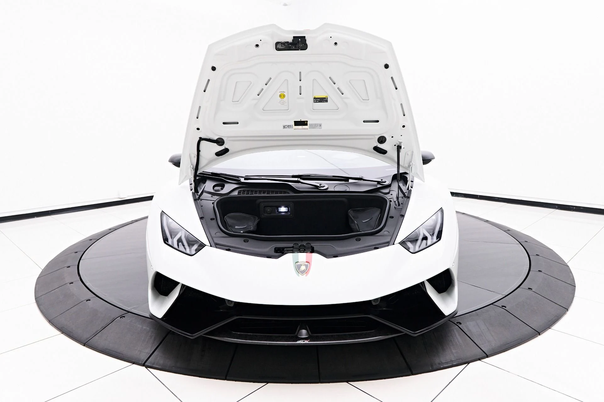 mph020_1165319435_Used_2018_Lamborghini_Huracan_Performante_1754074926_af288397ba