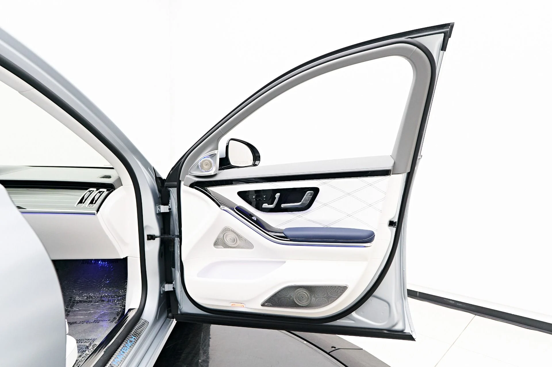 mph020_1170938184_Used_2024_Mercedes_Benz_S_Class_Maybach_S_680_1729209539_b000da0b37