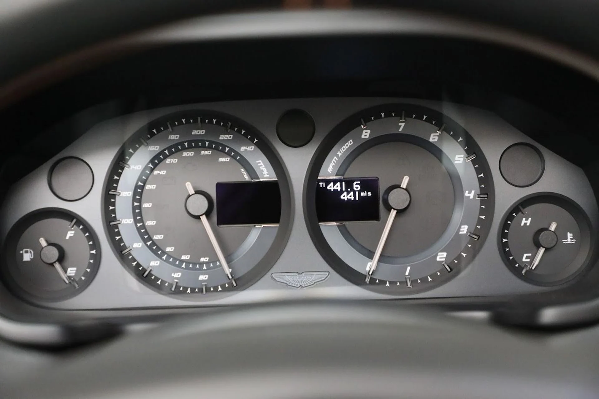 mph020_1190680959_Used_2018_Aston_Martin_Vanquish_Zagato_Speedster_6f8b9f2fc2