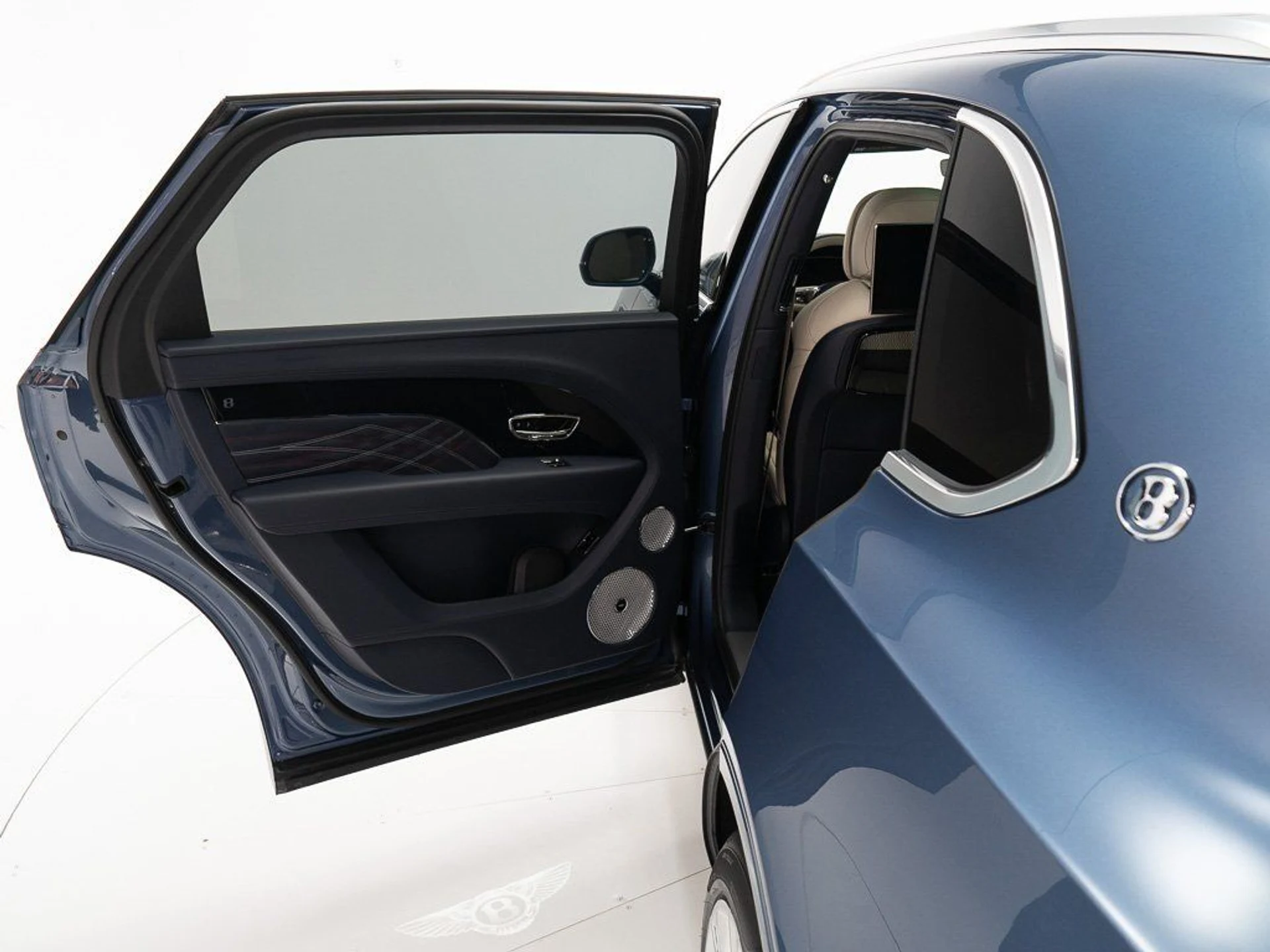 mph020_1197647835_f75cec84a0e2752e96475d05d14d7c49_a5e2118f0b