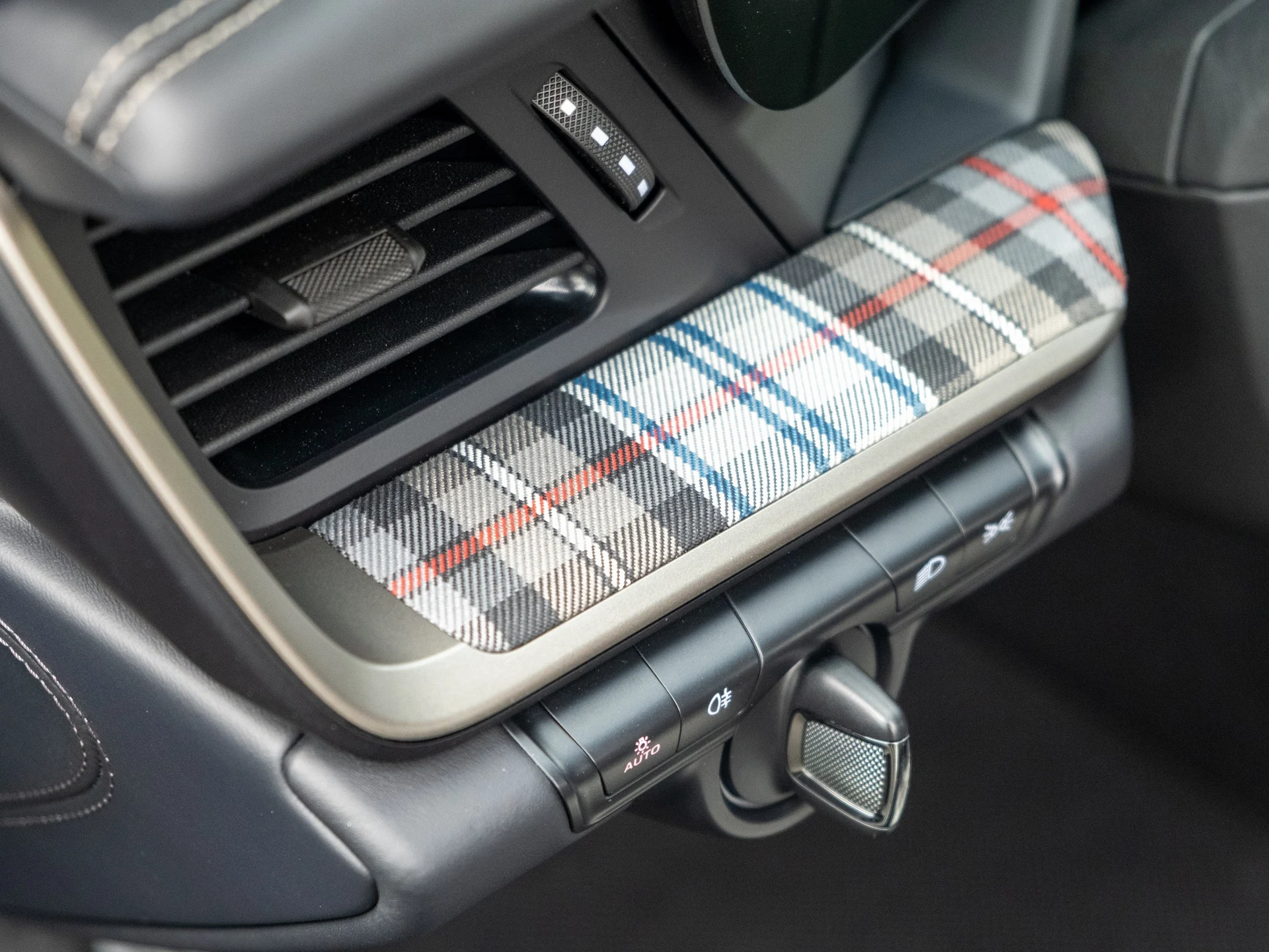 mph020_1205769384_21_fd049dc2b6