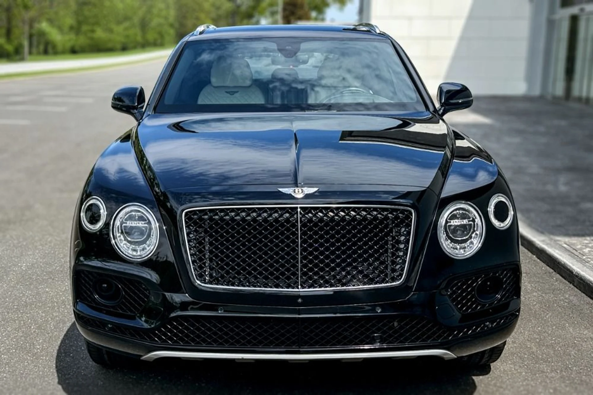 mph020_1208128119_Used_2019_Bentley_Bentayga_V8_1778775400_d556293a9d