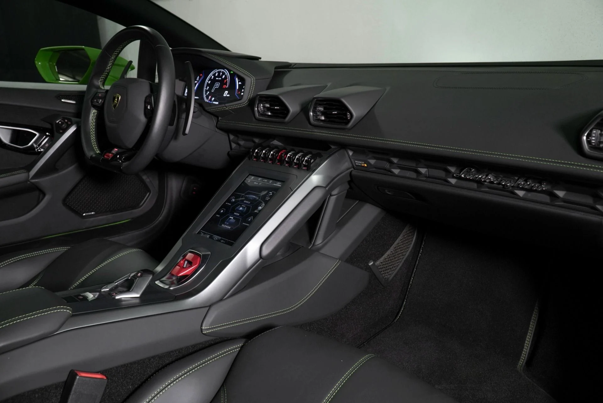 mph020_1209790554_Used_2022_Lamborghini_Huracan_EVO_1774468302_d93dc72f3e