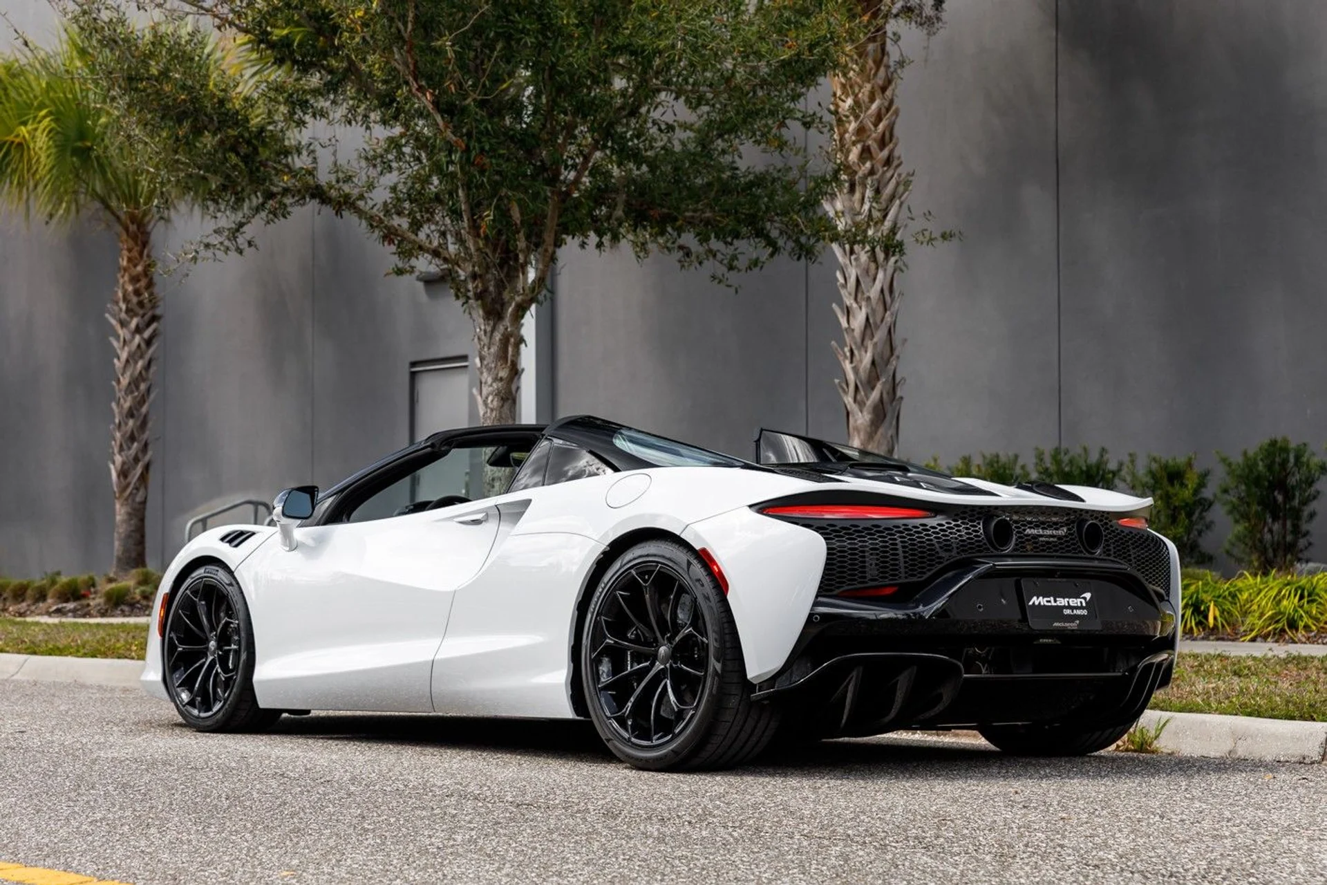 mph020_1210735337_658_p21_l_f1e95b0ecb