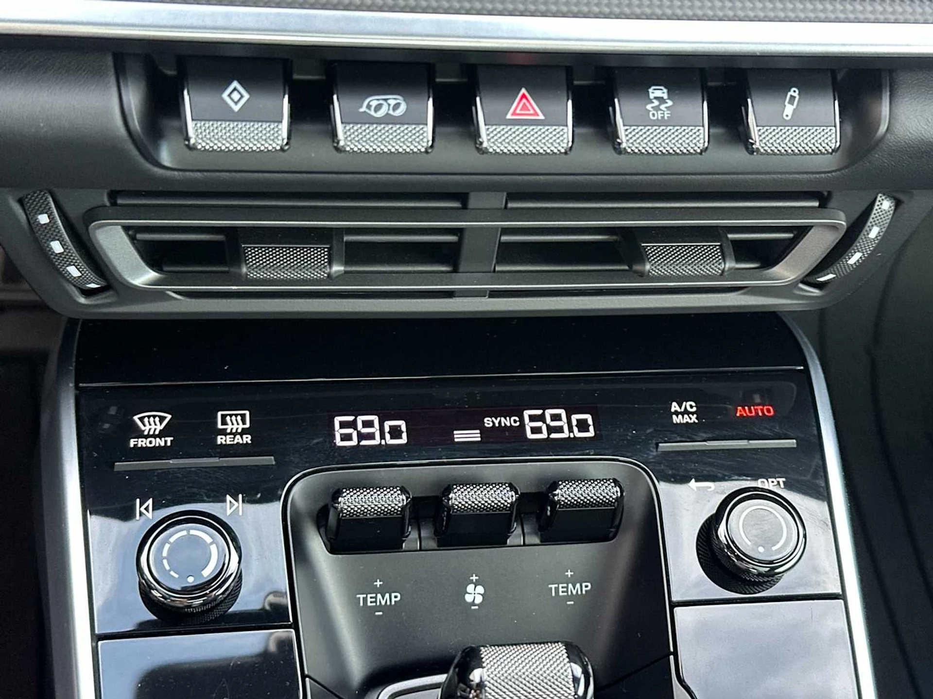 mph020_1221692802_03a33d2271754c576e687b6491543c74x_df988cb1d3