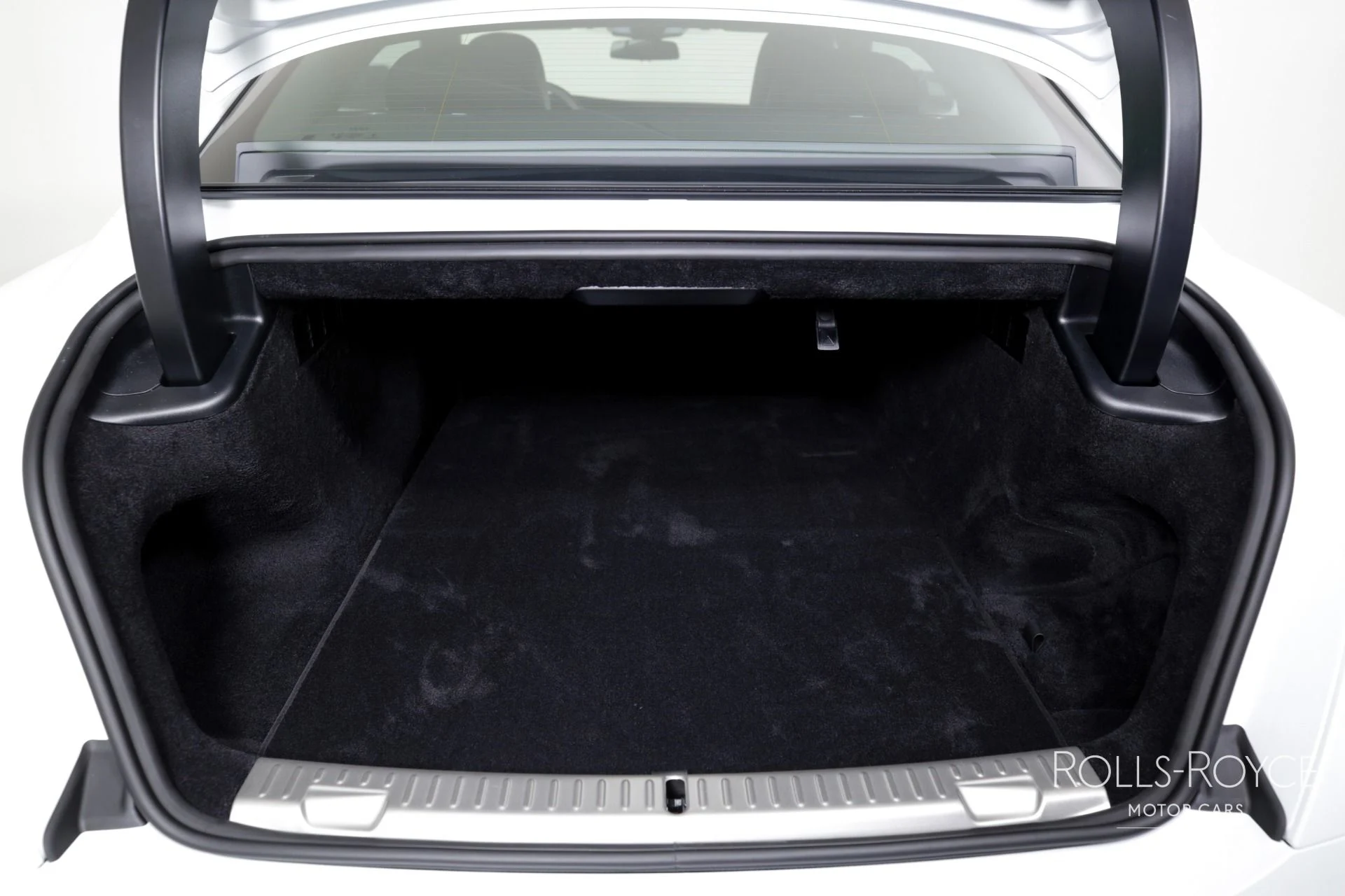 mph020_122966421_Used_2024_Rolls_Royce_Spectre_1709308220_b5a93e324d