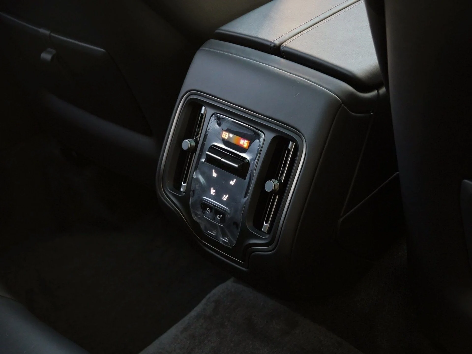 mph020_1234406904_ee2327adc961402b33fd3cb68c9d32e1x_cf3f87dff3