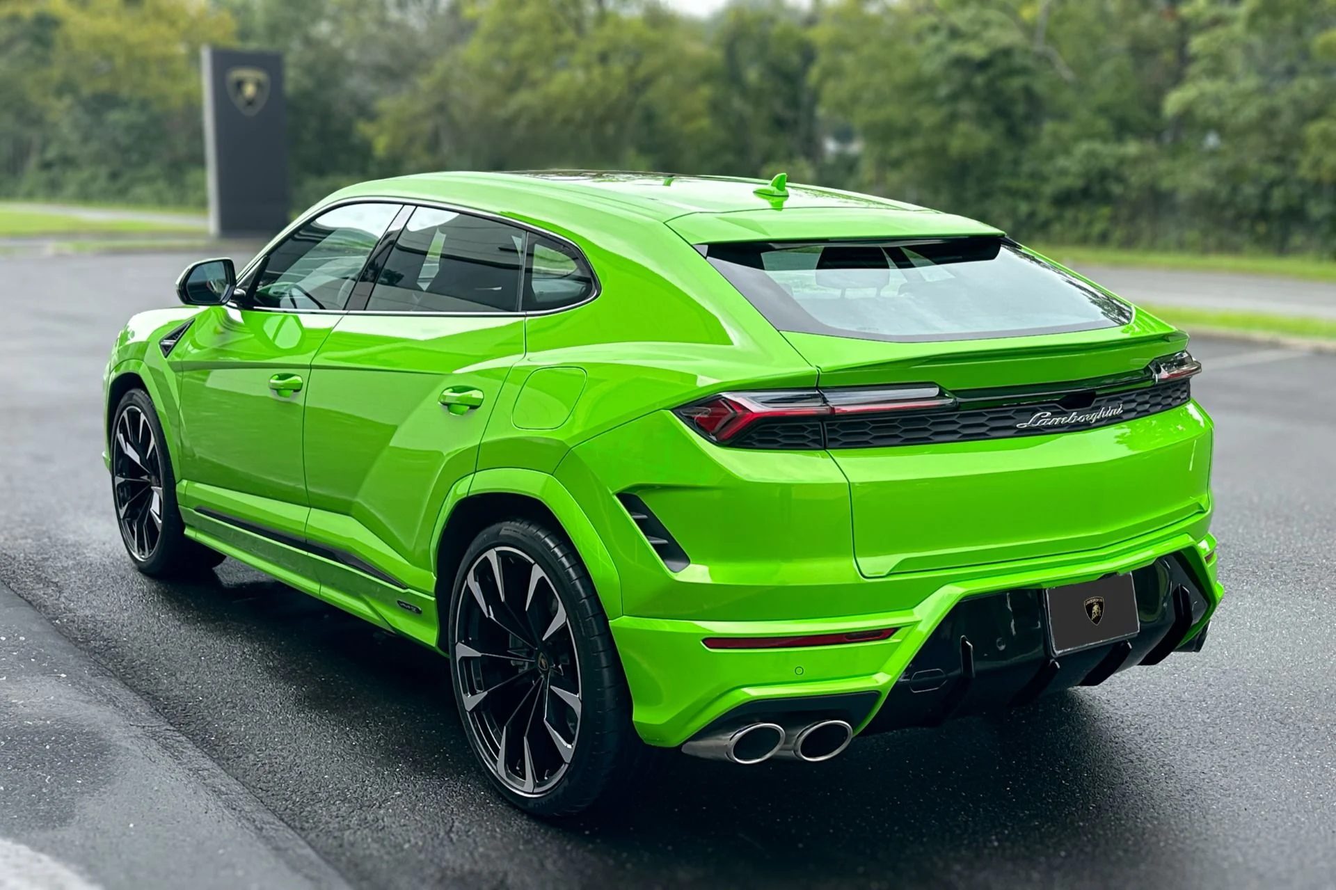 mph020_1236061133_New_2026_Lamborghini_Urus_SE_1788785792_743c522605