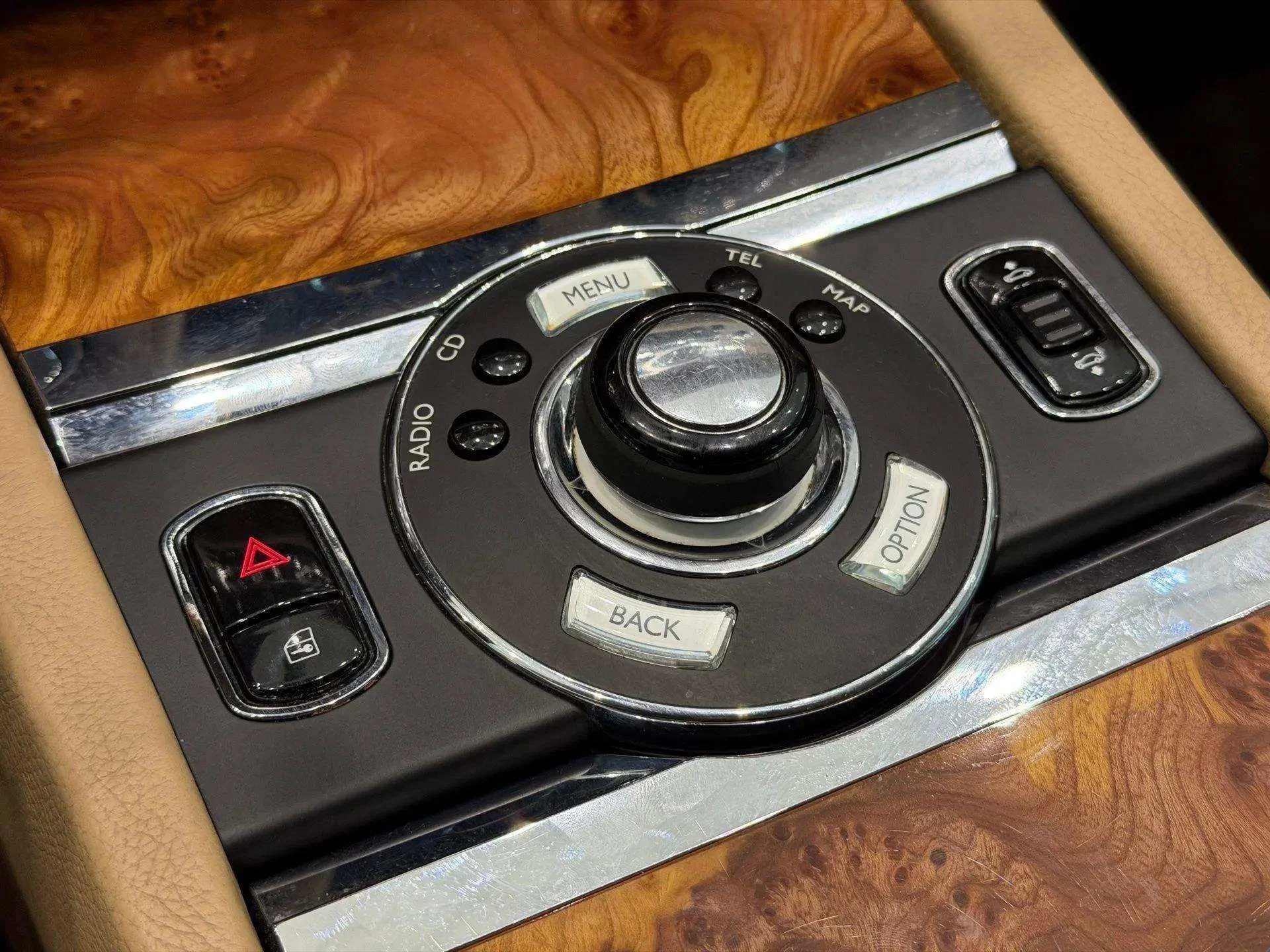 mph020_12411392_b5d90a5ad70b40bcb6a5979c434e7795_a8154d6d1b