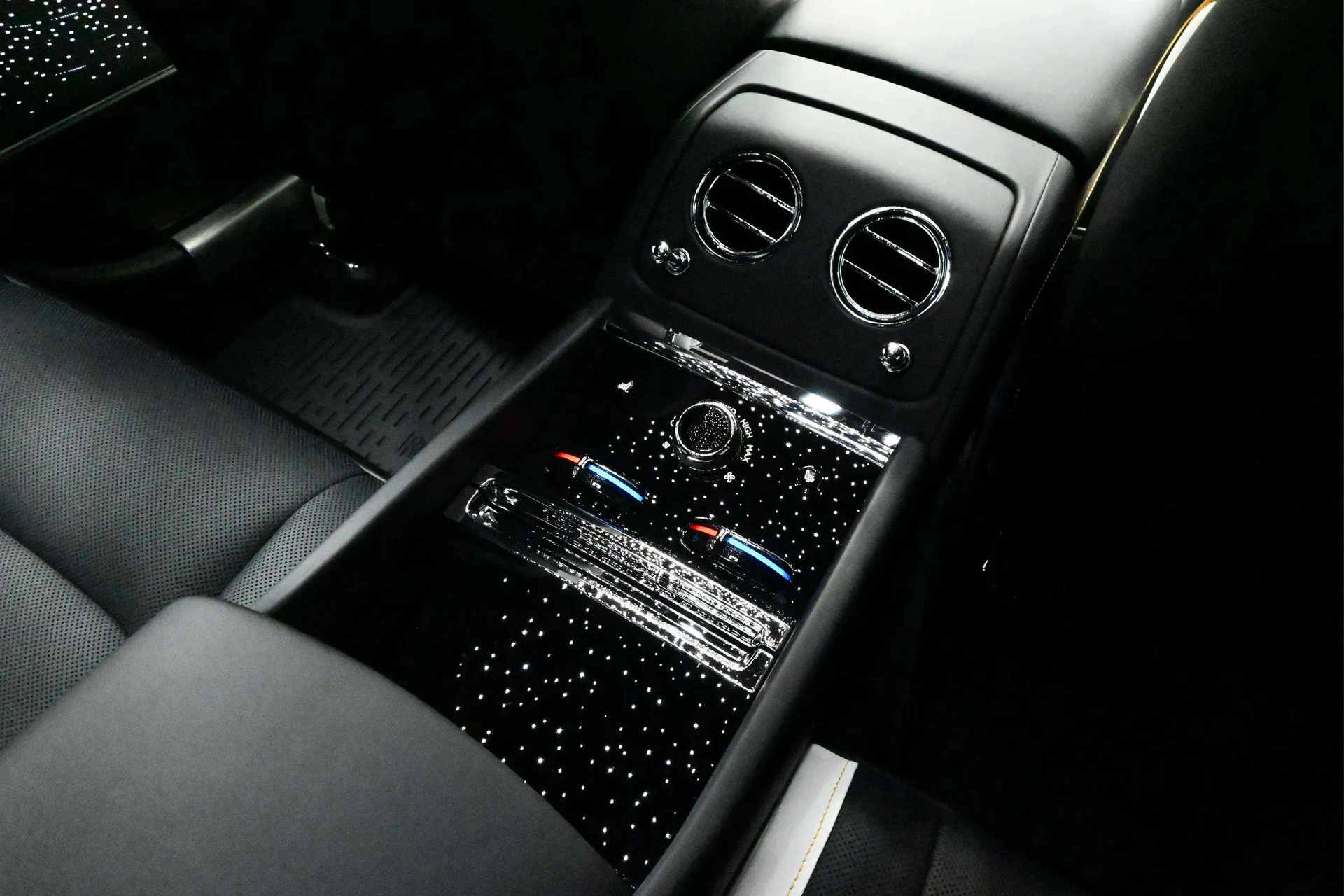 mph020_1244633710_86ae9b91_2065_4120_8045_433cd7a382a2_202520_Rolls_Royce20_Spectre20282503029_20_0543fd2188