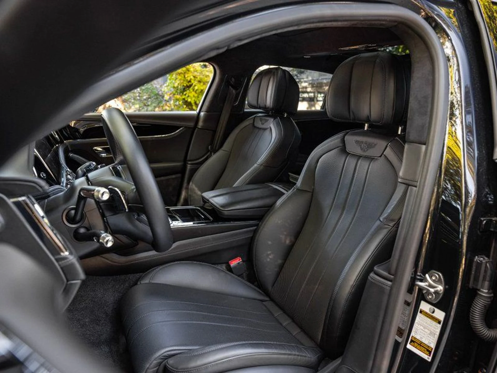 mph020_1246517289_34788849_08727_2021_bentley_flying_spur_021_b541f60d7b