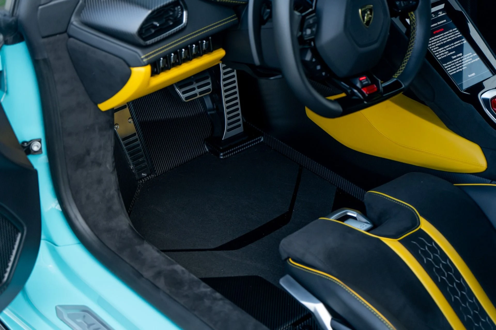 mph020_1247549919_Used_2023_Lamborghini_Huracan_Tecnica_1779493842_897b92283a