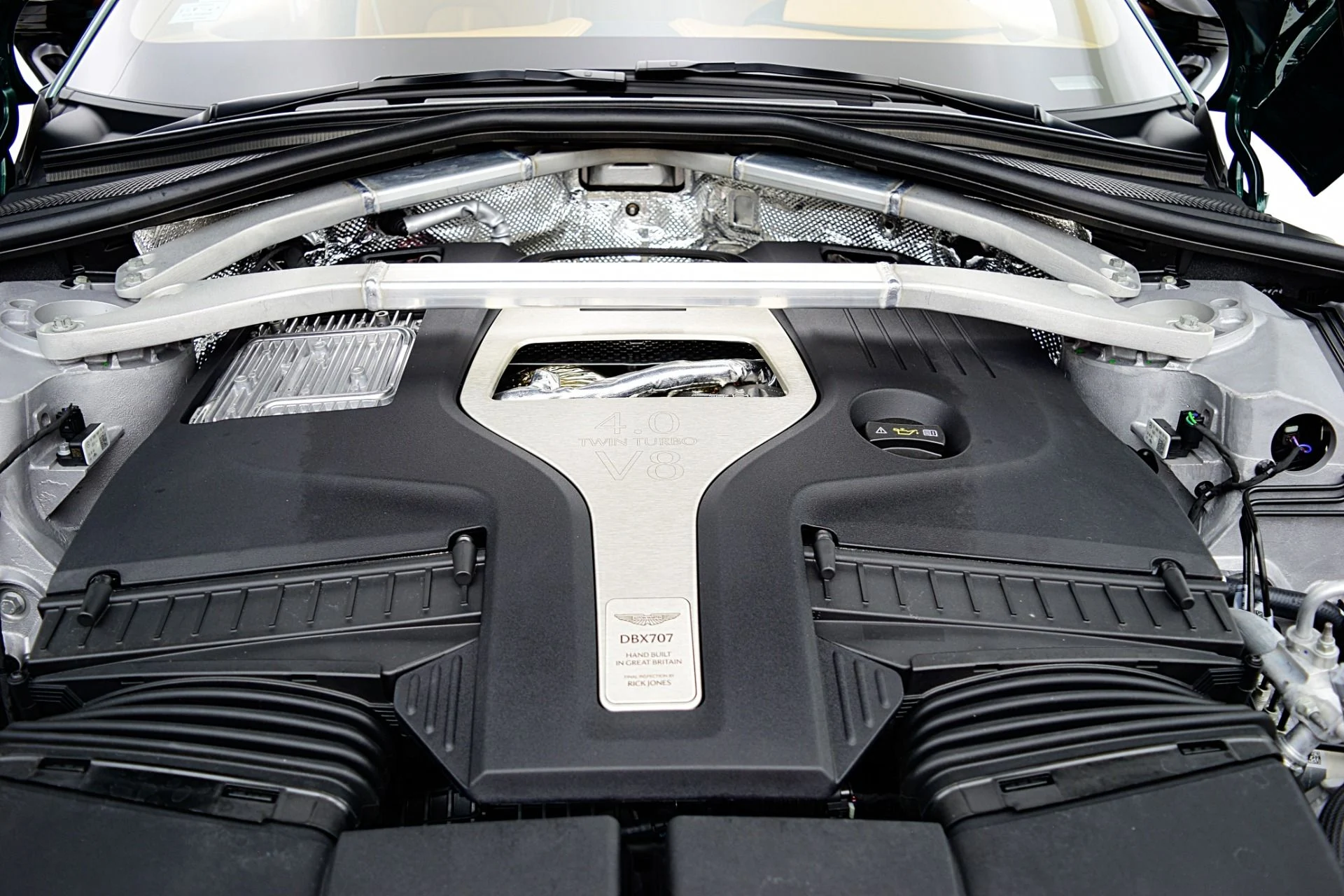 mph020_1249073844_New_2025_Aston_Martin_DBX_707_79f1a1f33e