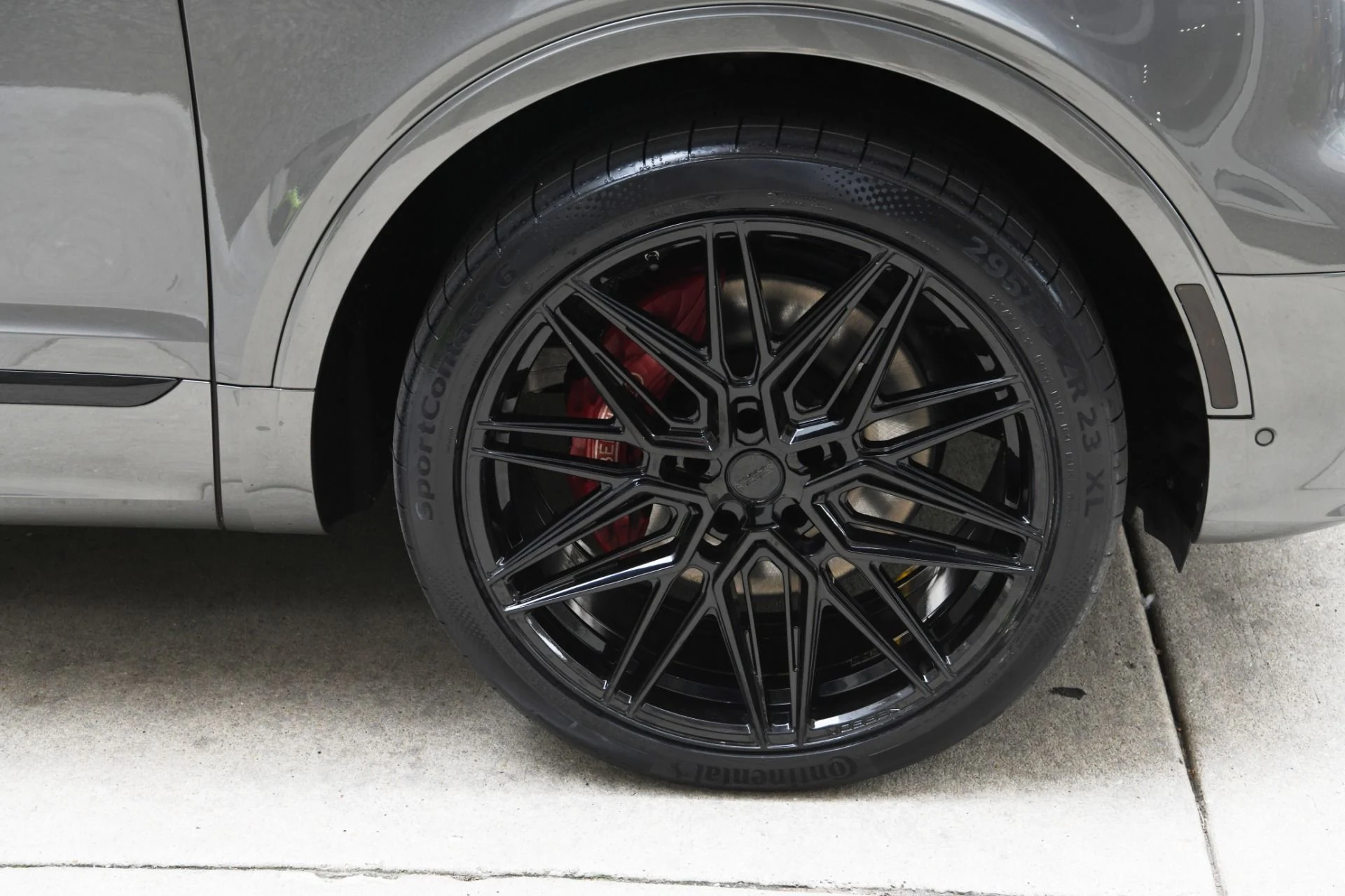 mph020_1257156369_Used_2021_Bentley_Bentayga_V8_1761946591_31a84a4eda