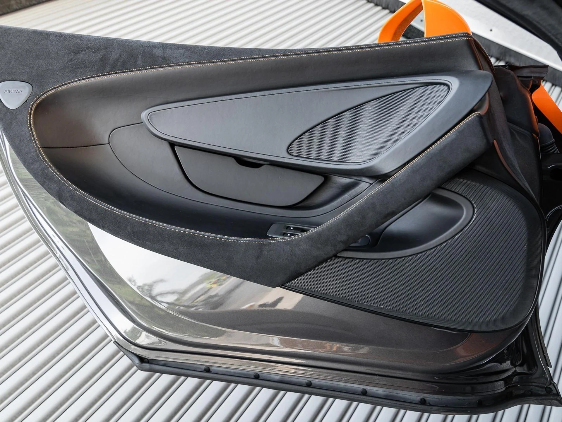 mph020_125765835_Used_2016_Mc_Laren_570_S_1756483744_ce1078e064