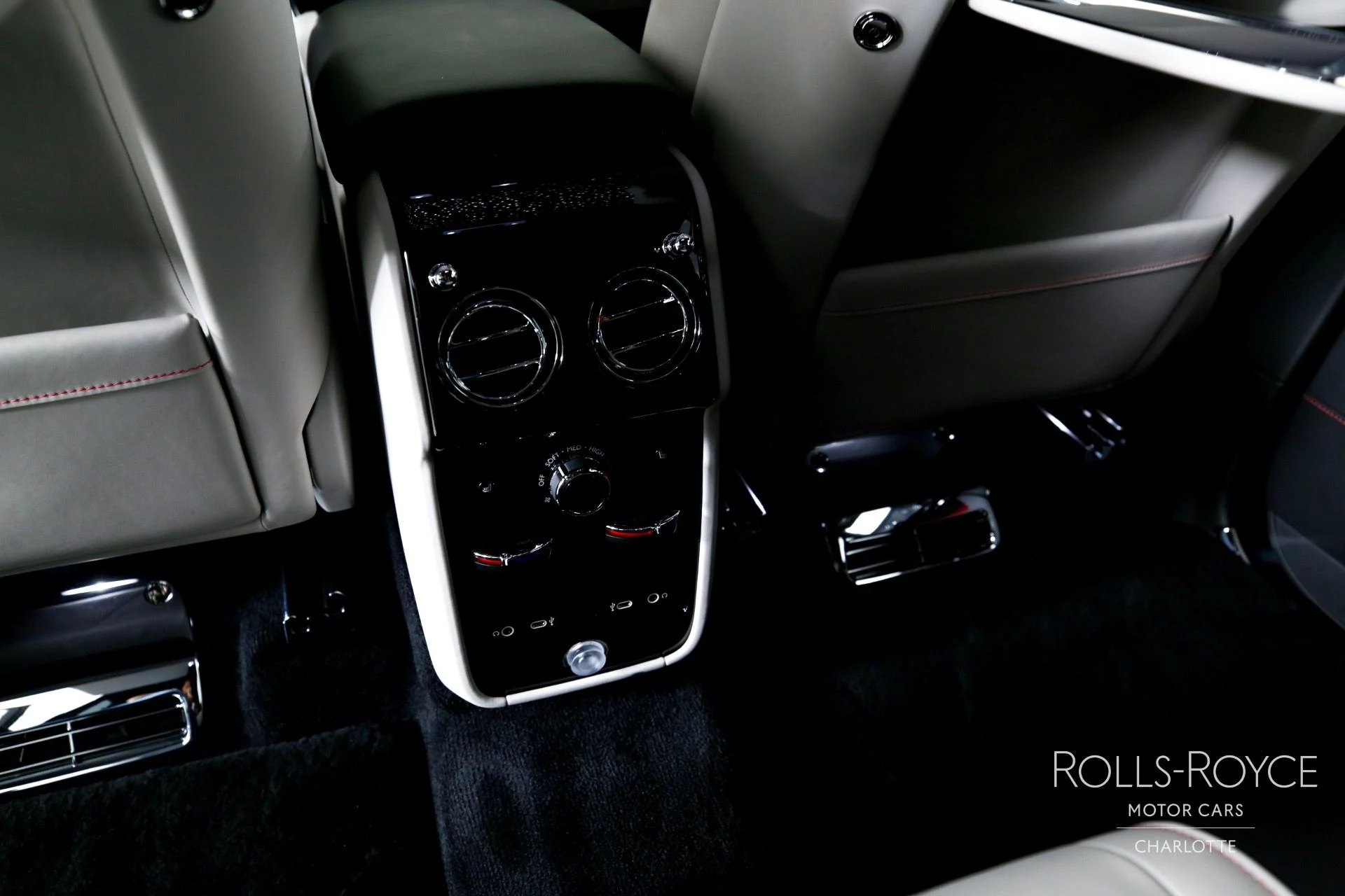 mph020_1262723691_Used_2025_Rolls_Royce_Cullinan_1757533744_b4b7292af0