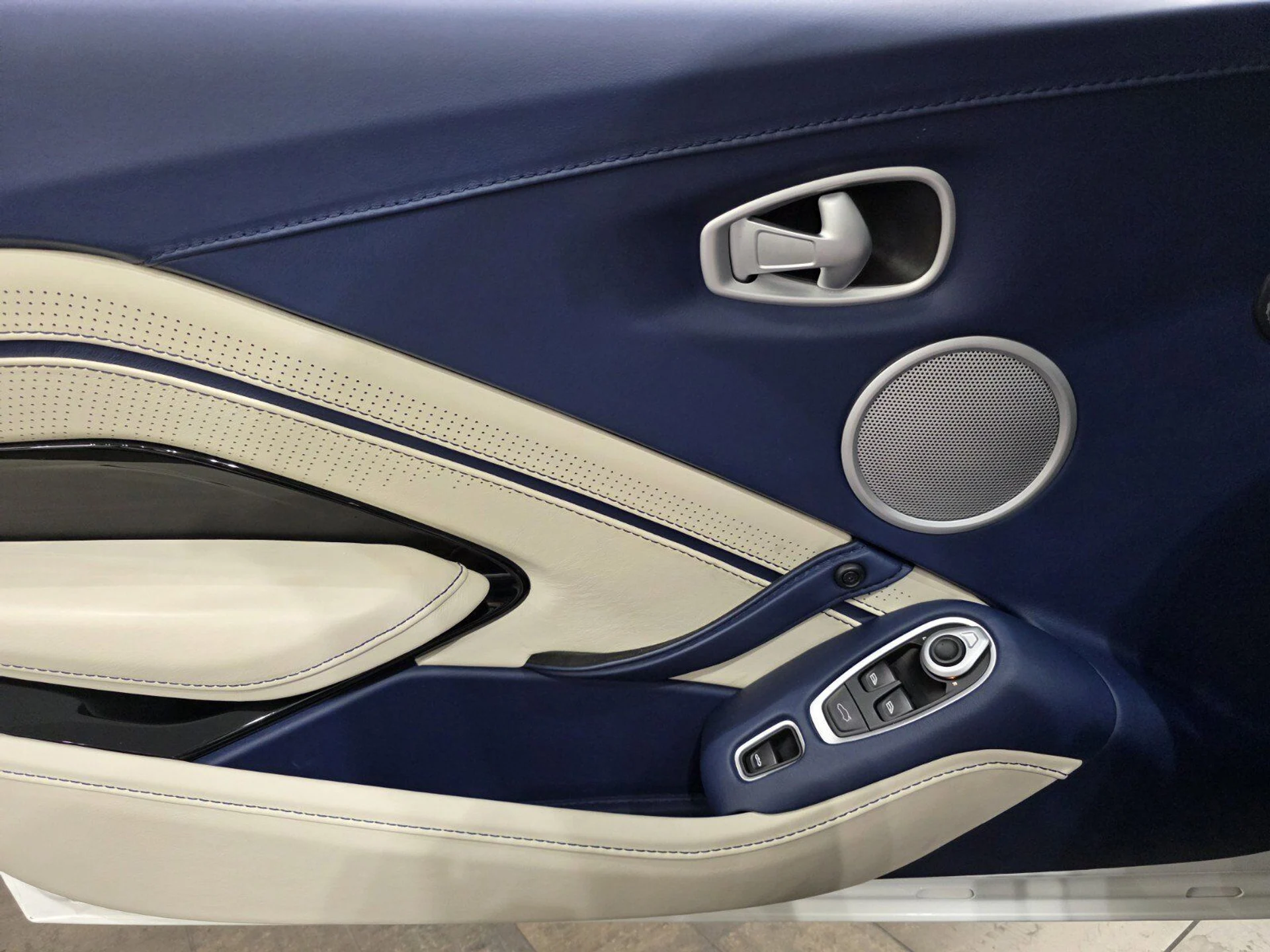 mph020_1265176776_910749fb8596b25d4c0a88a86dadce96_3c79576b10