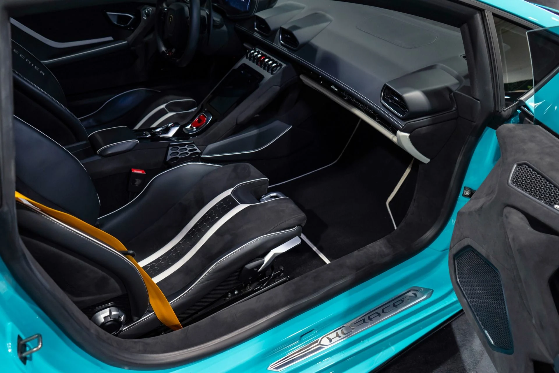 mph020_1266266054_Used_2023_Lamborghini_Huracan_Tecnica_Ad_Personam_Blu_Glauco_1770773023_eb68950695