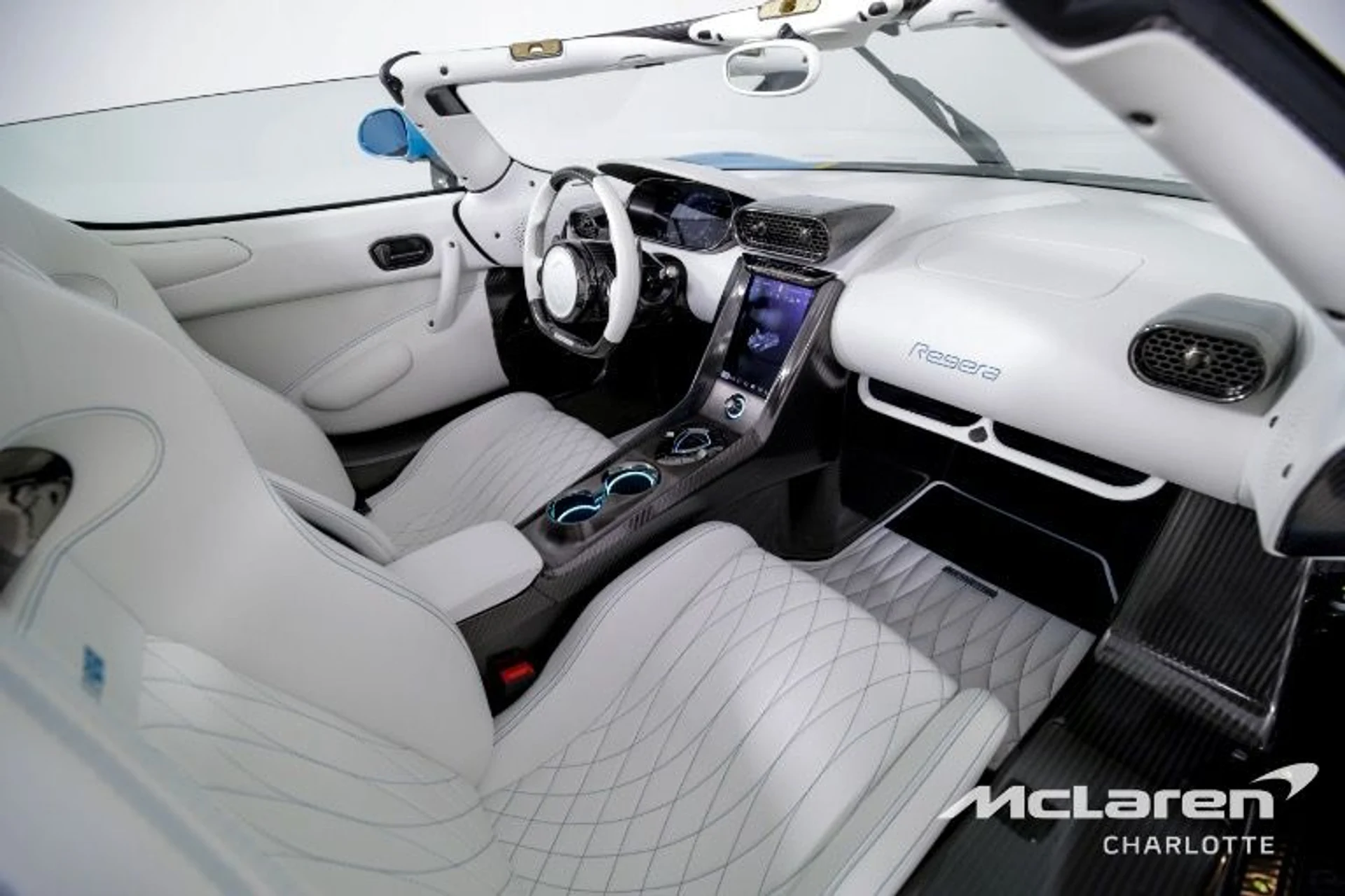 mph020_1269367700_Used_2021_KOENIGSEGG_REGERA_9424368154