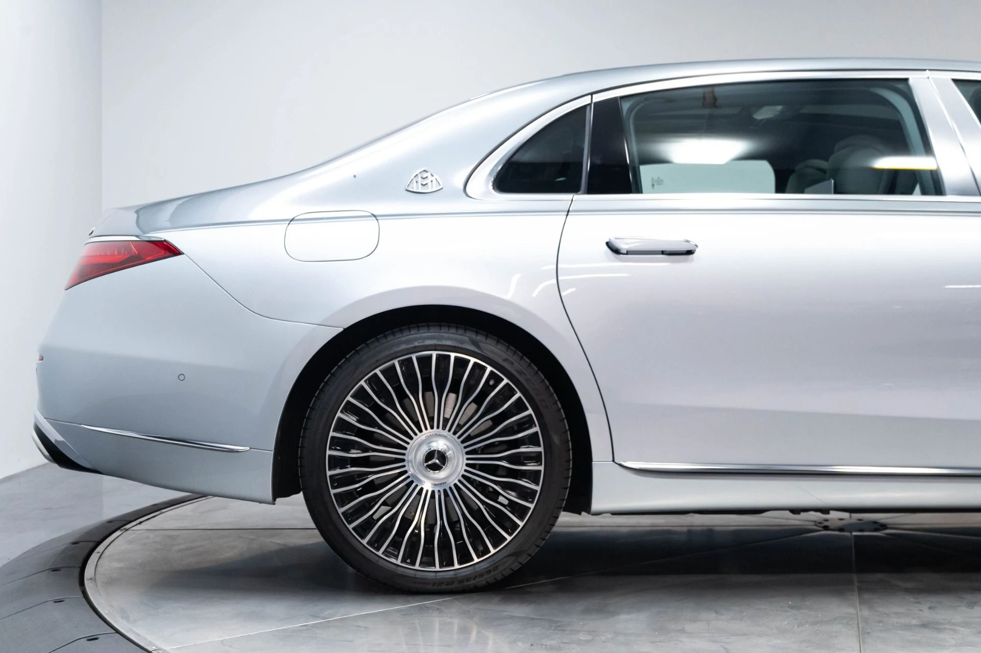 mph020_1274479876_Used_2024_Mercedes_Benz_S_Class_Maybach_S_680_4_MATIC_1783529476_82b496358e