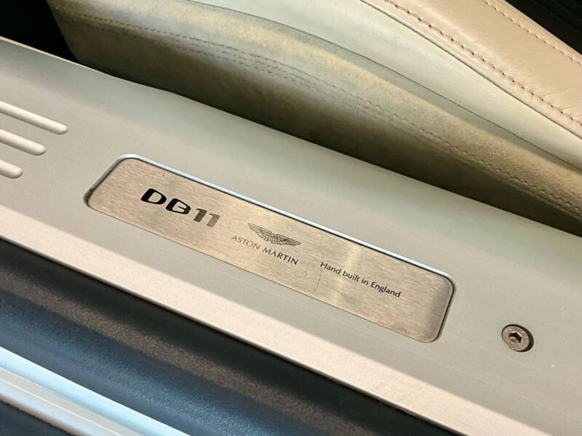 mph020_1275077597_2018_aston_martin_db11_v12_2dr_coupe_6ffee851ec