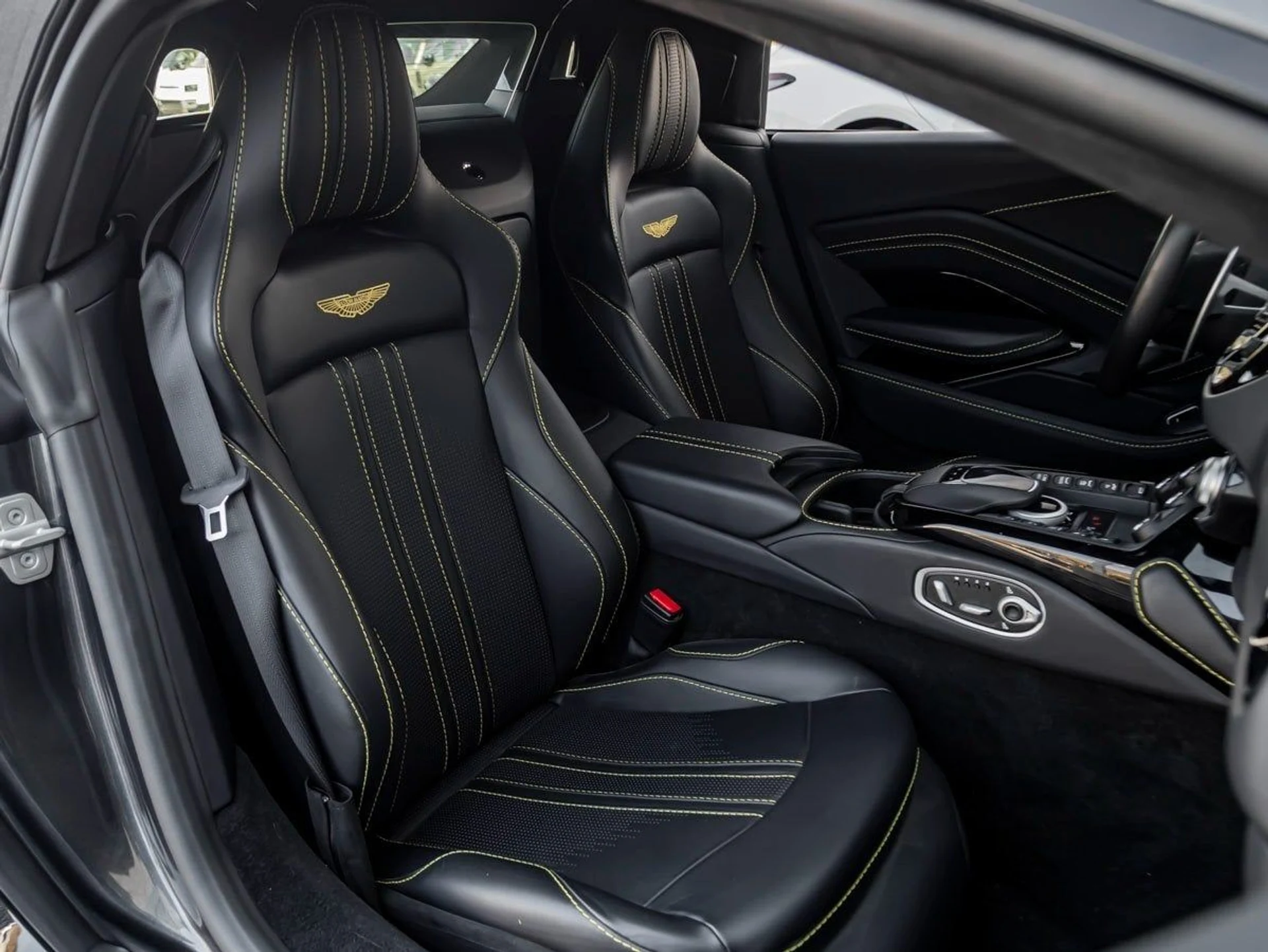 mph020_127706208_21_9d6d96d211