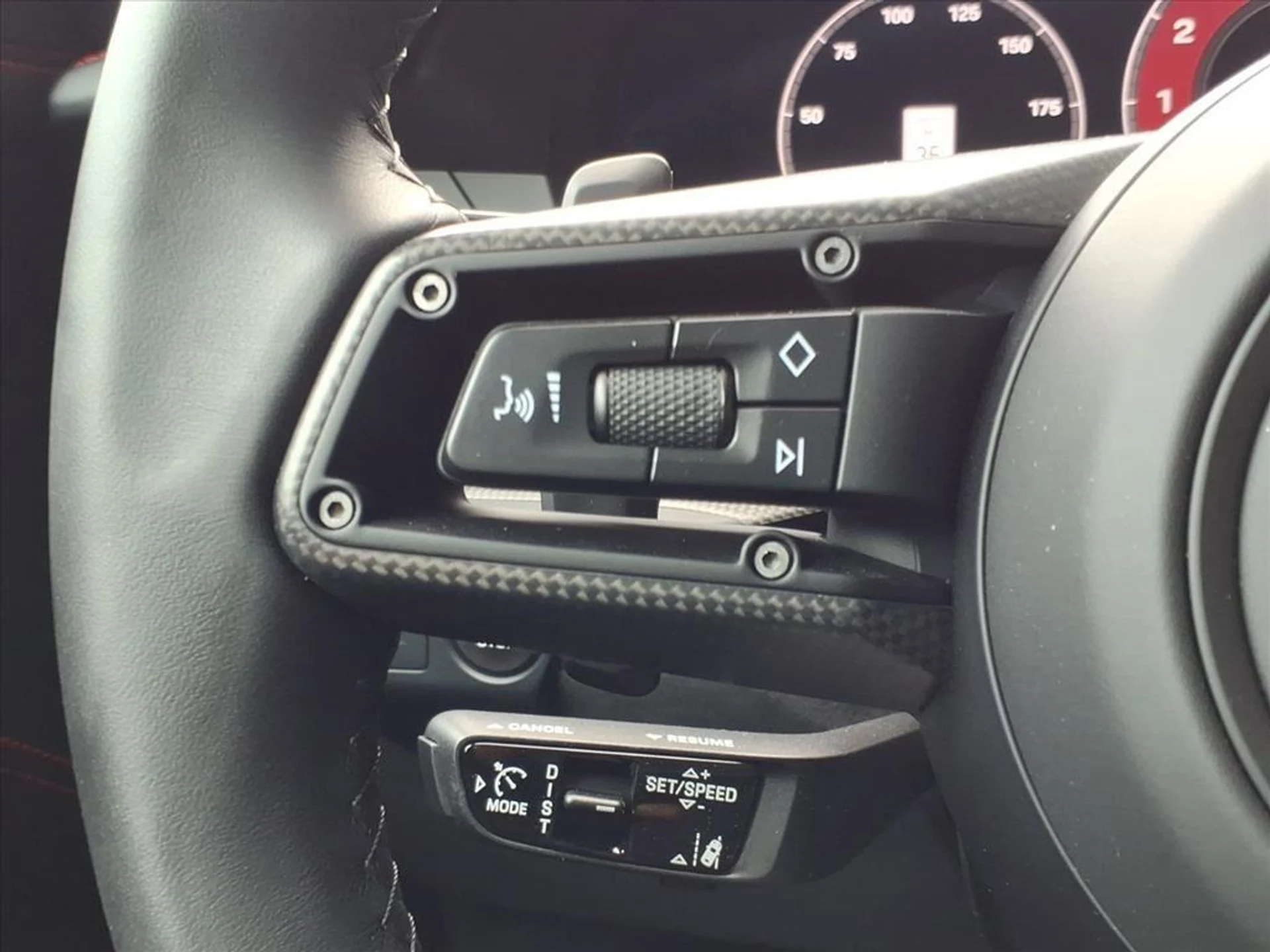 mph020_127946473_dc1e966a052d7f50bf2345237c67fe0c_339b65026d