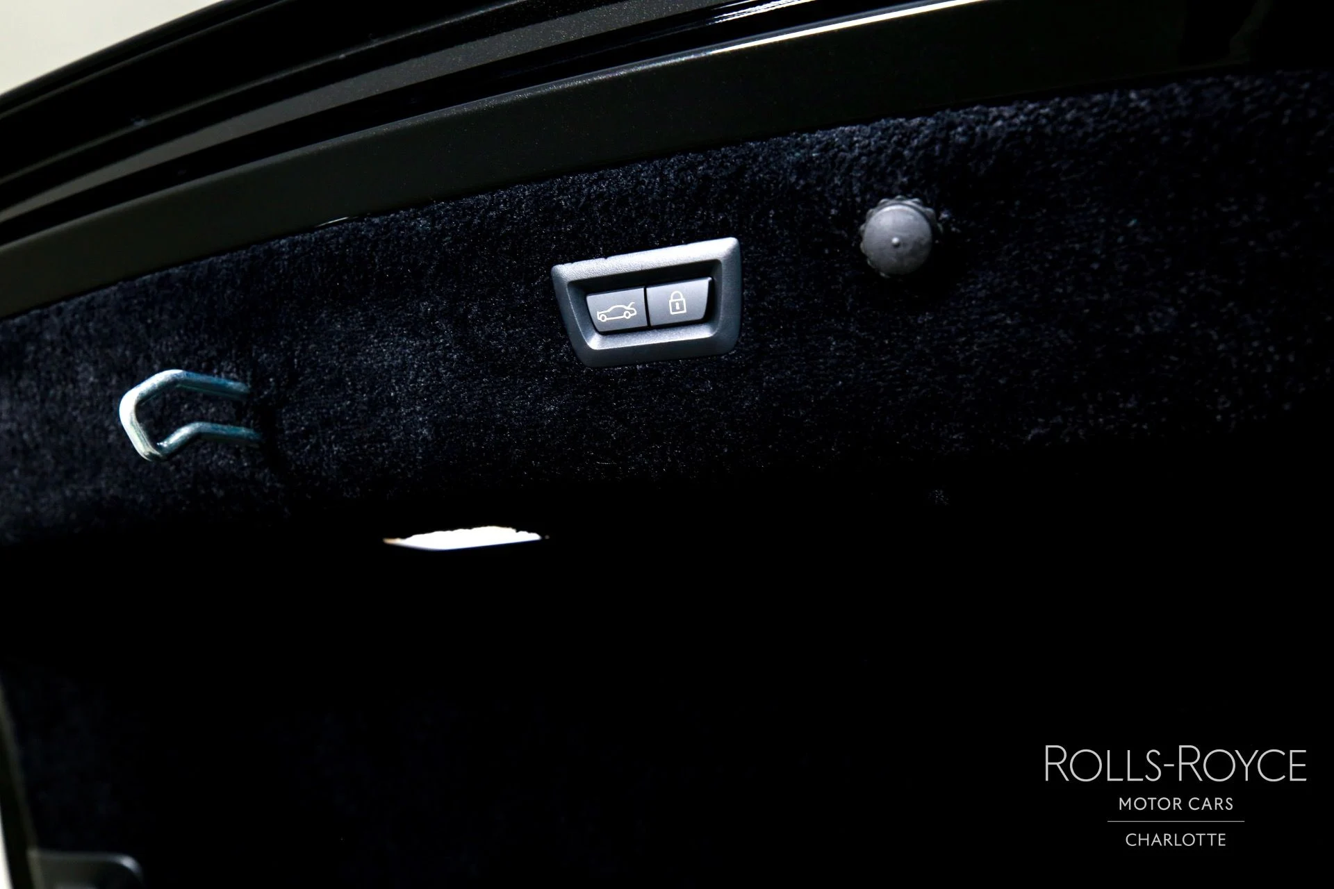 mph020_1286409274_Used_2025_Rolls_Royce_Black_Badge_Spectre_1752785371_69637a7e85