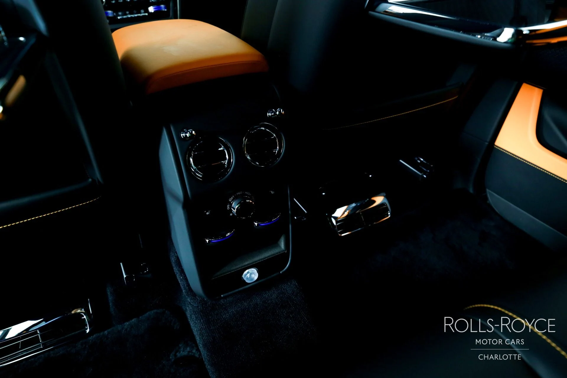 mph020_1295737202_Used_2026_Rolls_Royce_Black_Badge_Cullinan_1771362063_766e16099e