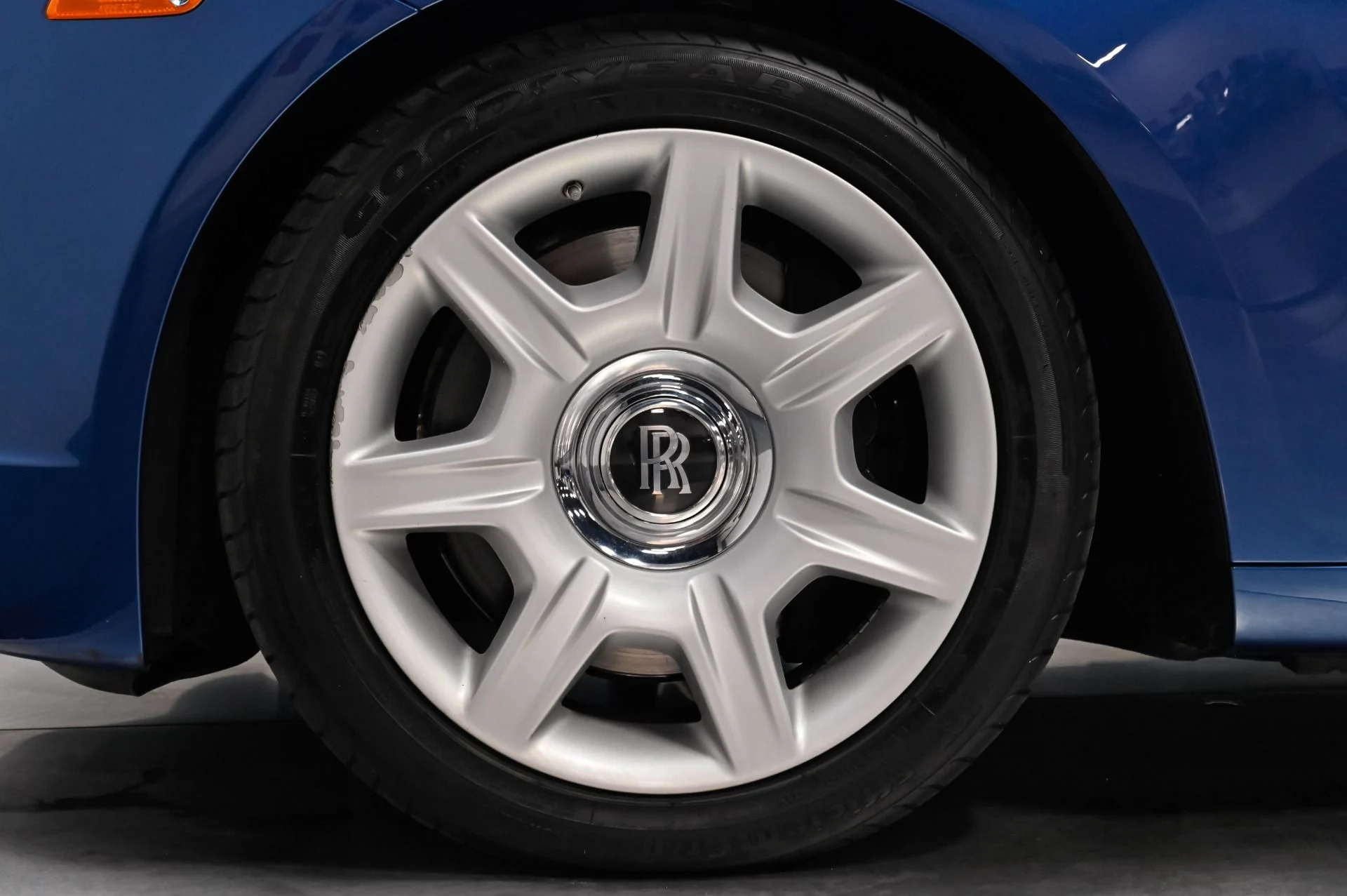 mph020_1302657653_Used_2012_Rolls_Royce_Ghost_Base_1791906503_89f87e559f