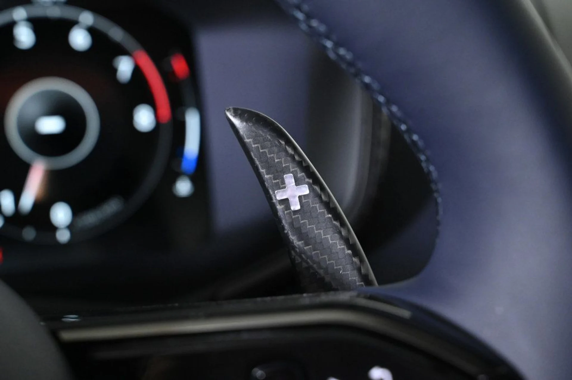 mph020_1313928538_new_2026_aston_martin_dbx_707awd_11350_22964194_20_1024_0865138a13