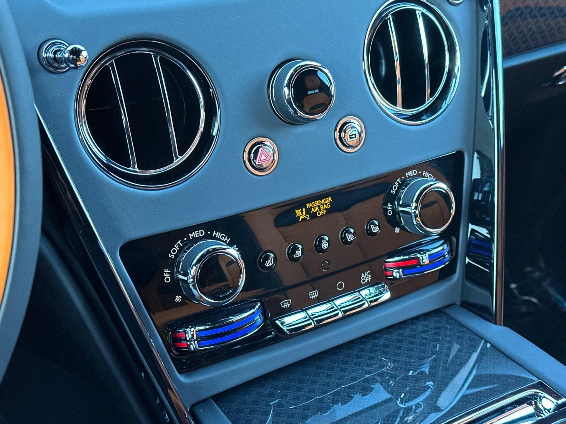 mph020_1320058687_New_2026_Rolls_Royce_Black_Badge_Cullinan_1763737854_7f03e2d06f