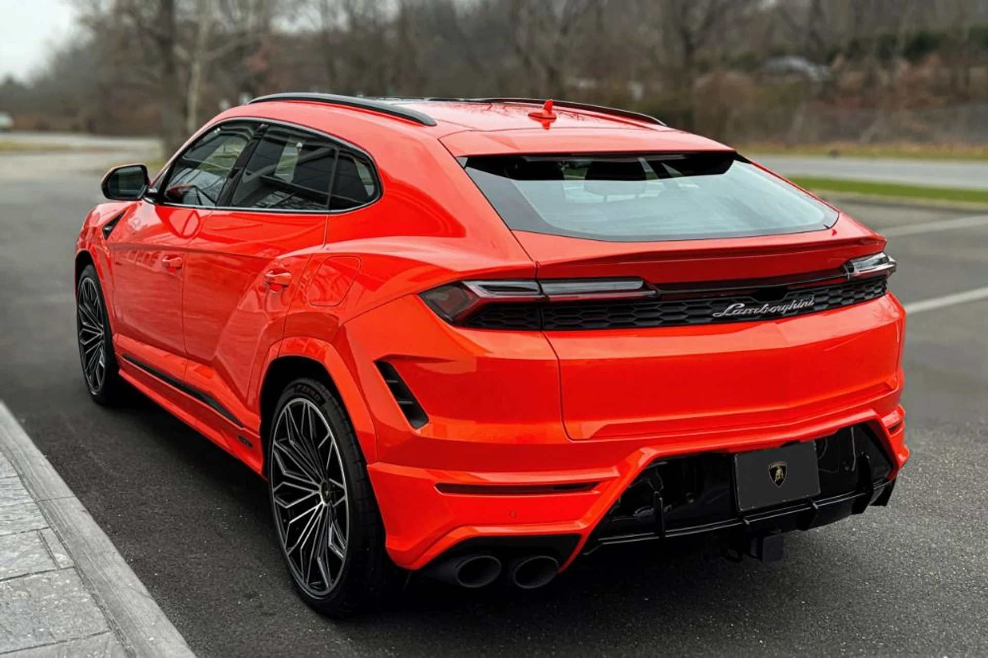 mph020_132656803_New_2025_Lamborghini_Urus_SE_1765782301_d8a5a1dbef